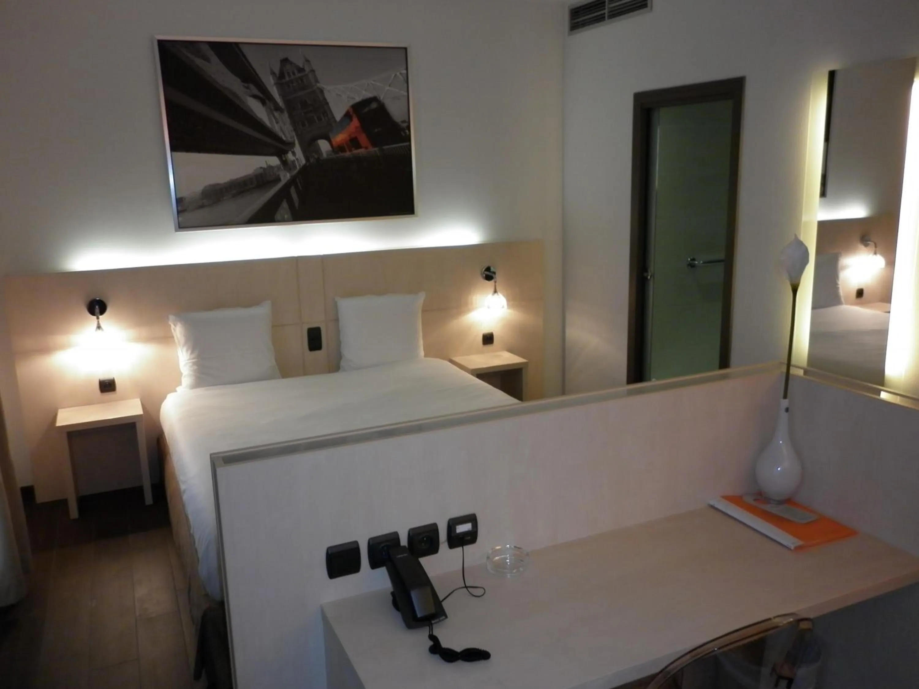 Bed in Ibis Styles La Louvière