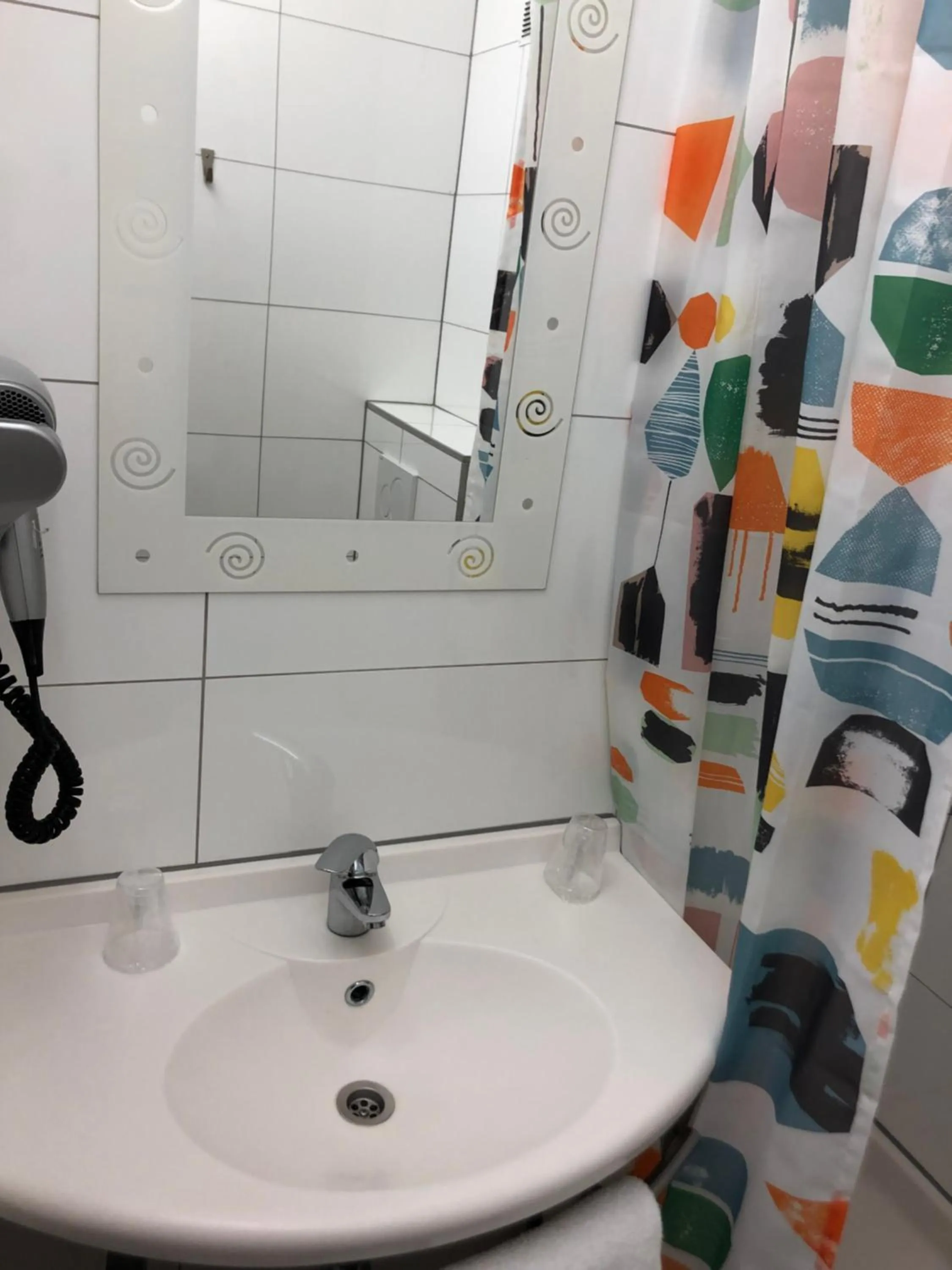 Bathroom in Ibis Styles La Louvière