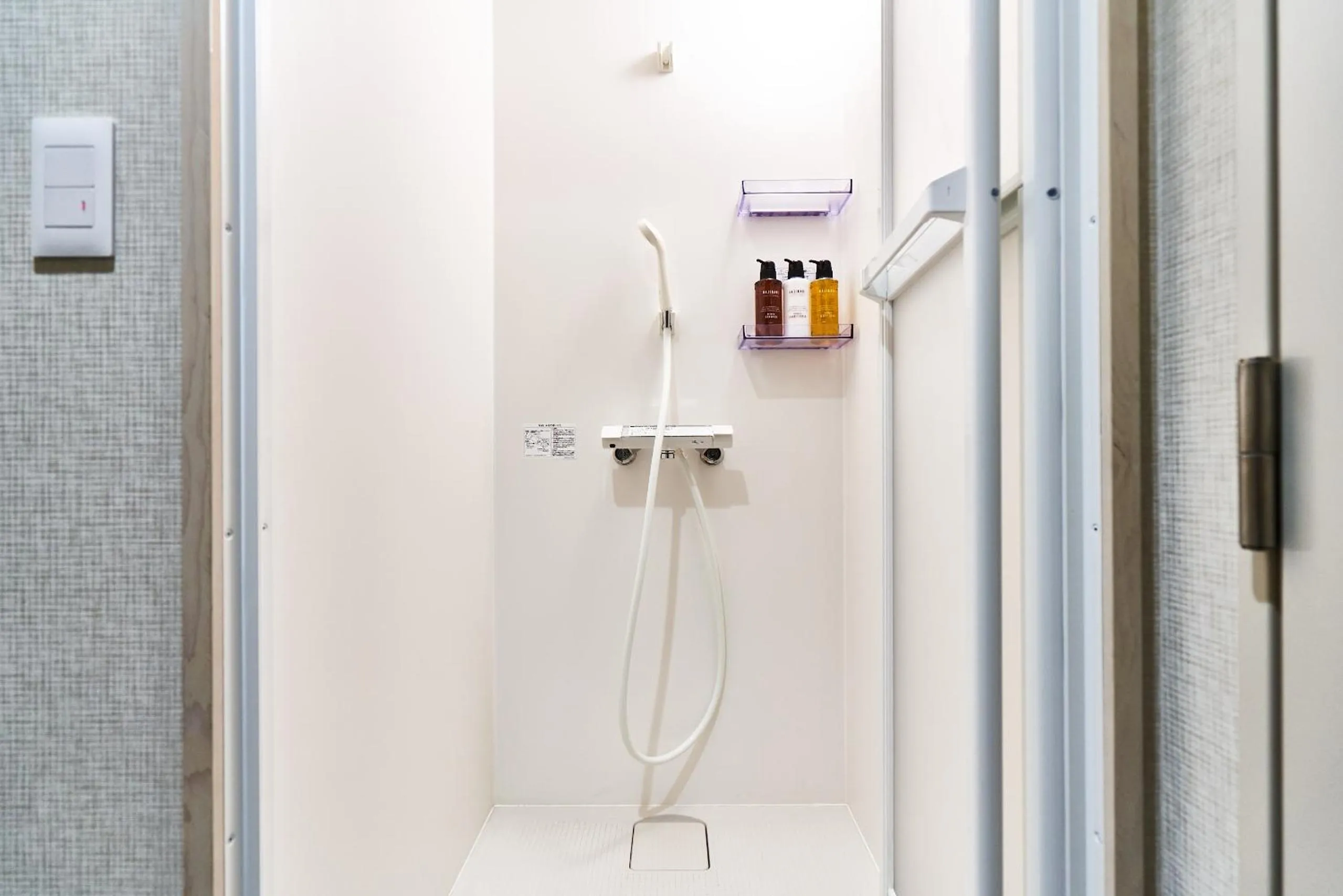 Shower in &AND HOSTEL HOMMACHI EAST