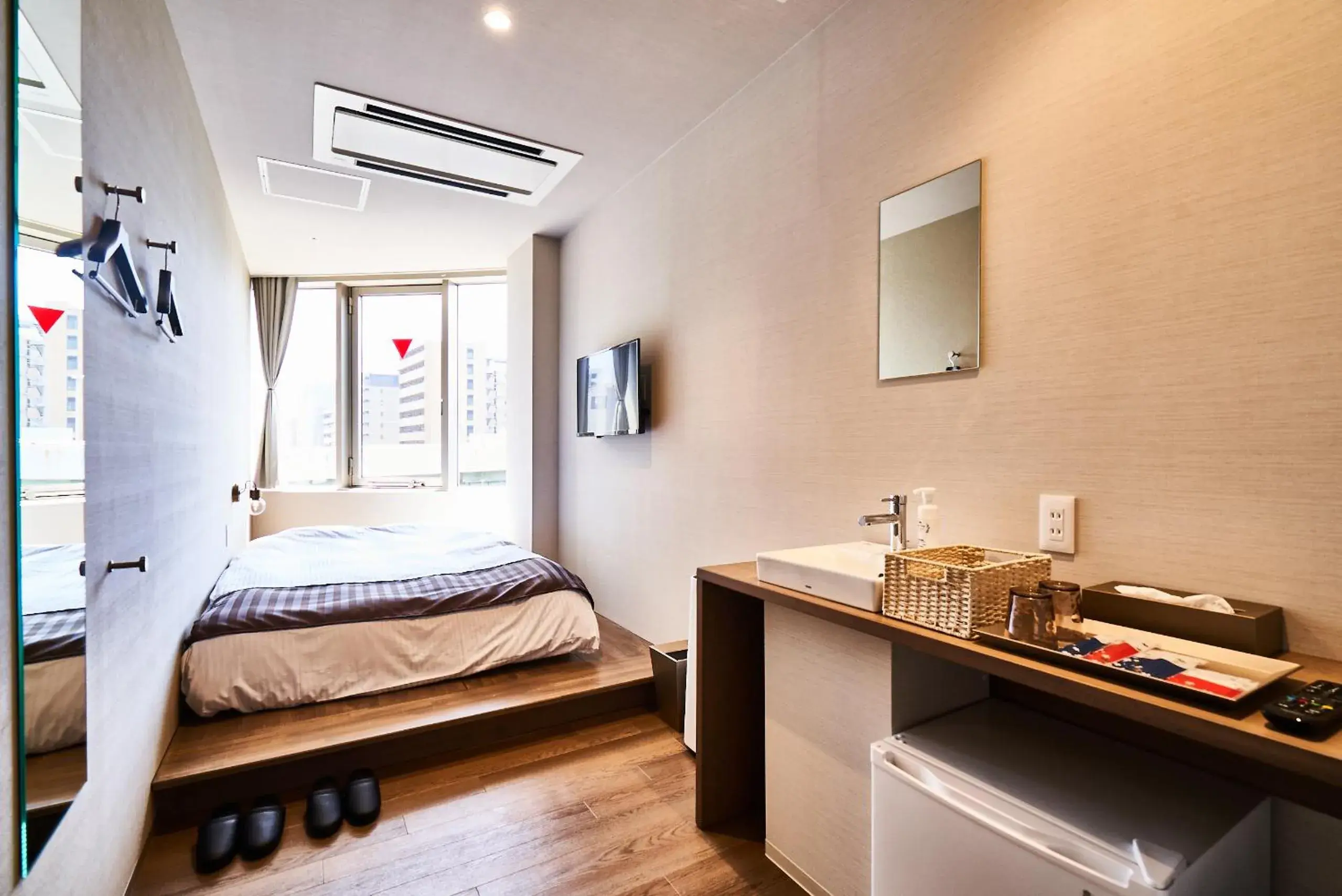 Photo of the whole room, Bed in &AND HOSTEL HOMMACHI EAST Photo of the whole room, Bed in &AND HOSTEL HOMMACHI EAST