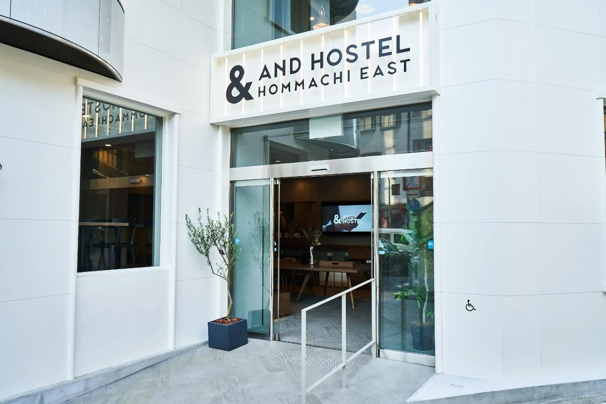 Property building in &AND HOSTEL HOMMACHI EAST Property building in &AND HOSTEL HOMMACHI EAST