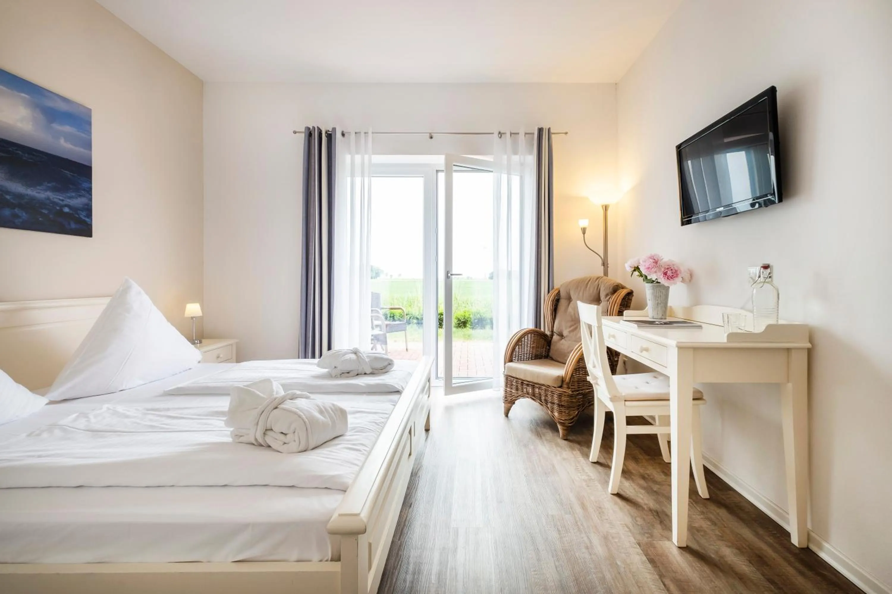 Bed in Hotel, Restaurant, Café Pharisäerhof - Nordseeurlaub mit Hund