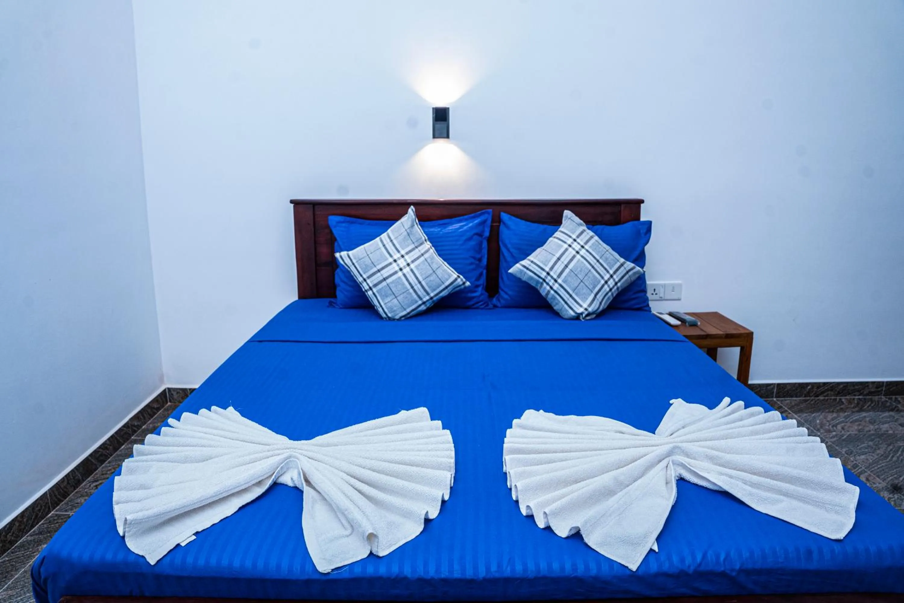 Bed in Theevanni Resort