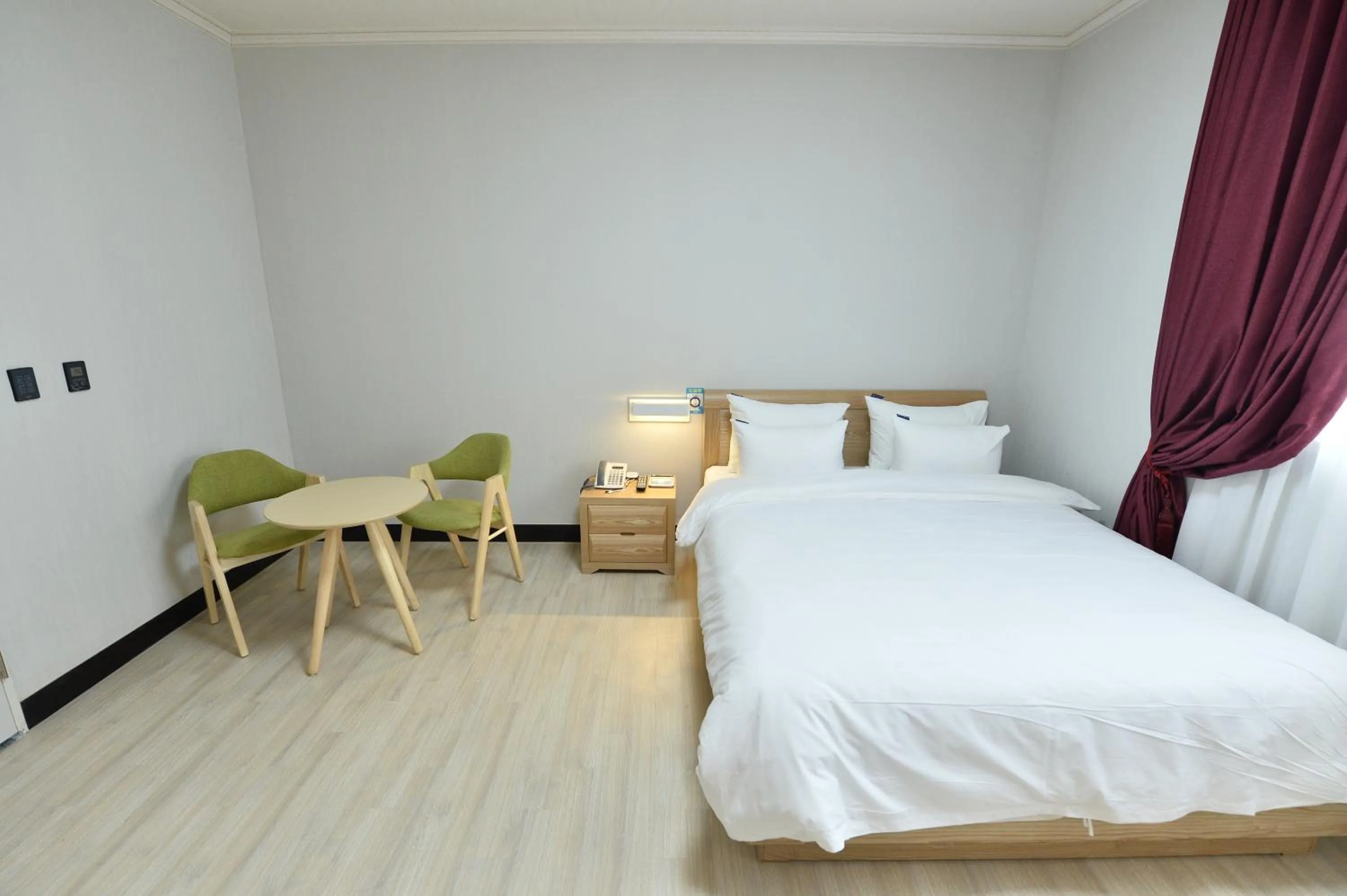 Bed in Gwangju Tourist Hotel