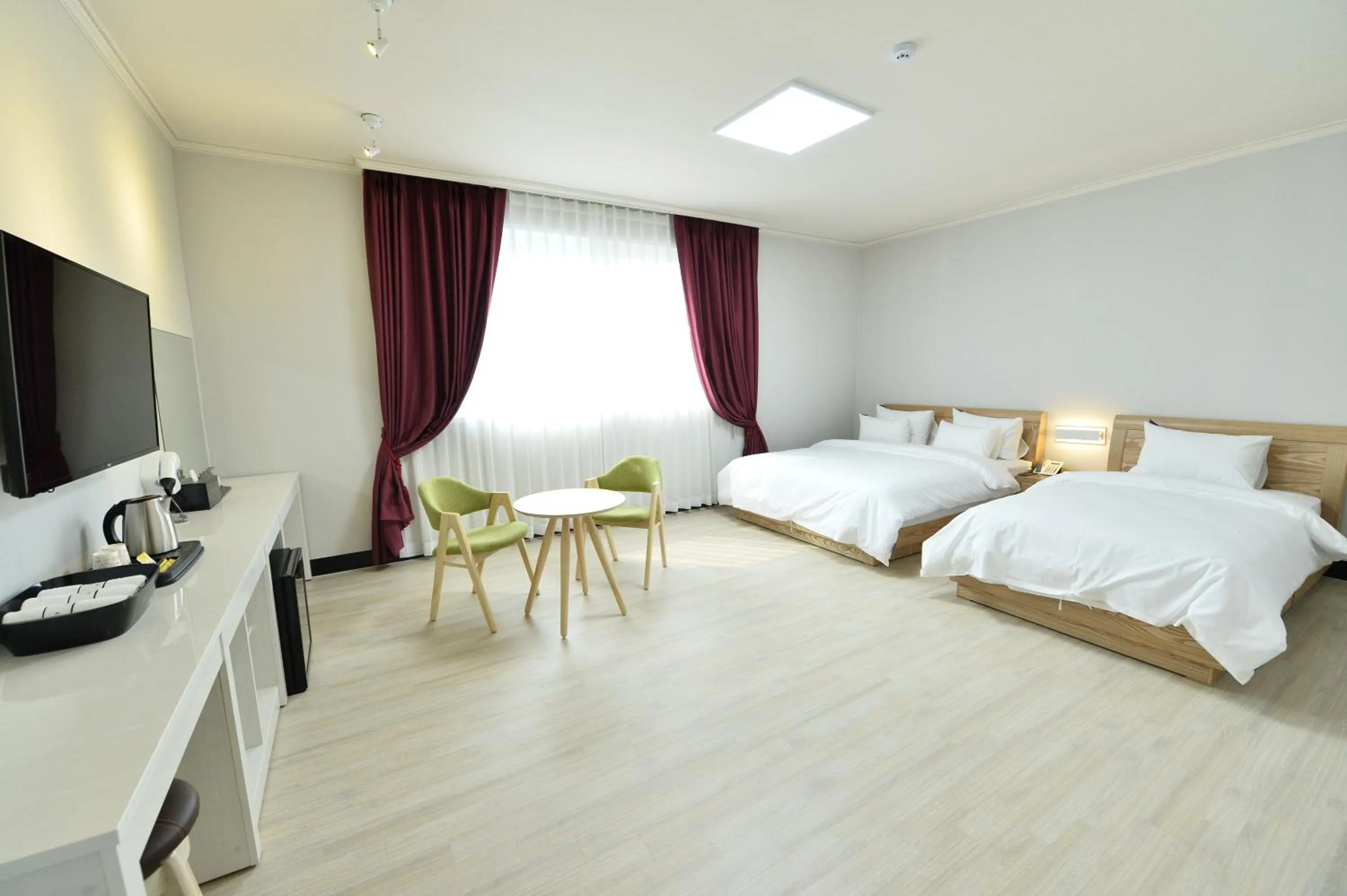 Bed in Gwangju Tourist Hotel