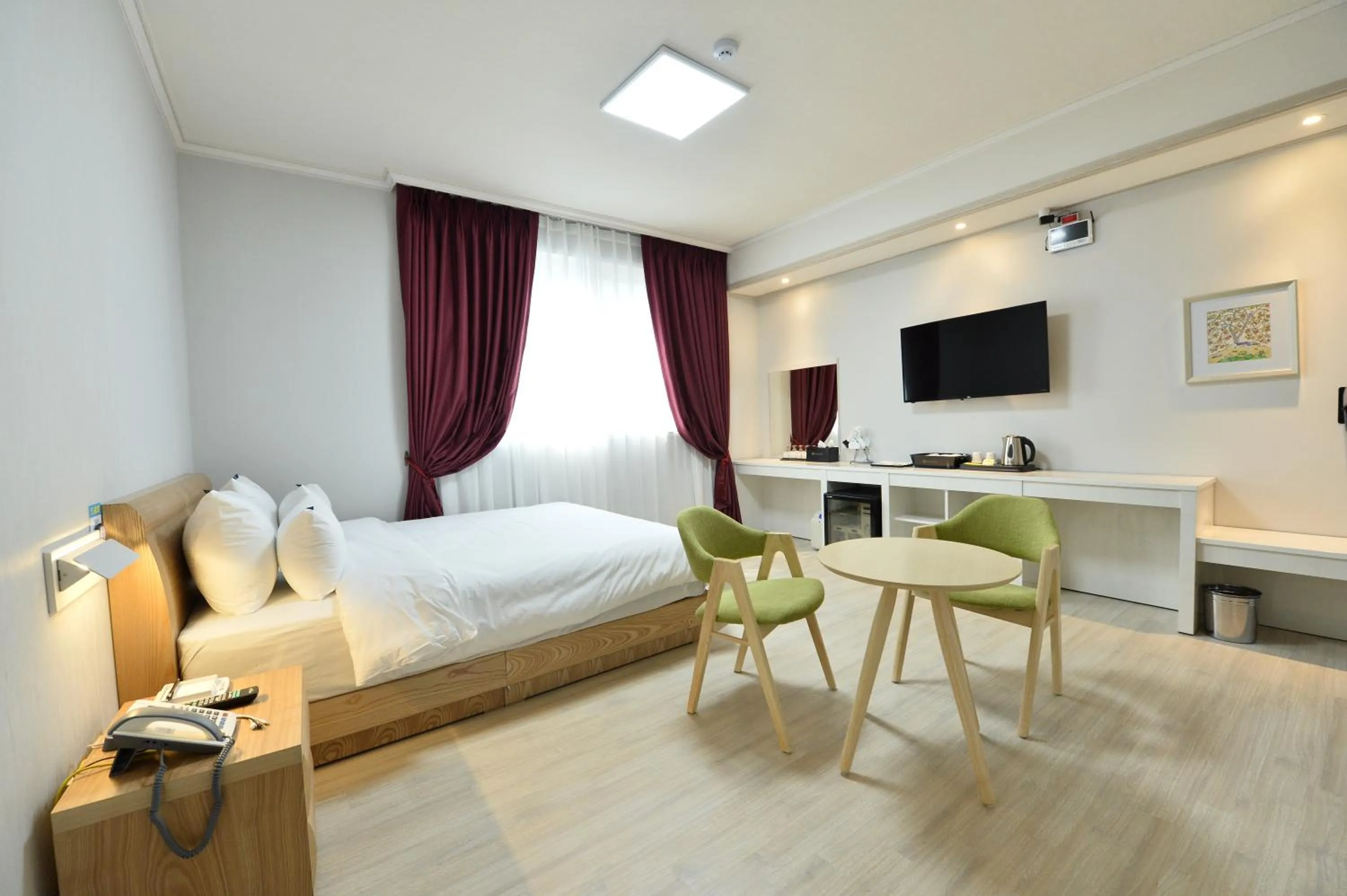 Bed in Gwangju Tourist Hotel