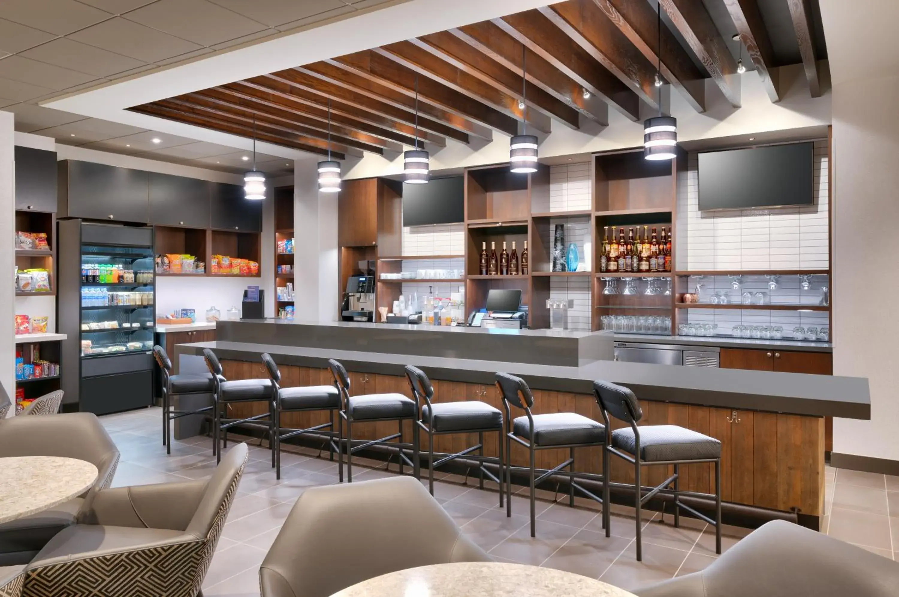 Lounge or bar in Hyatt Place Anchorage-Midtown Lounge or bar in Hyatt Place Anchorage-Midtown