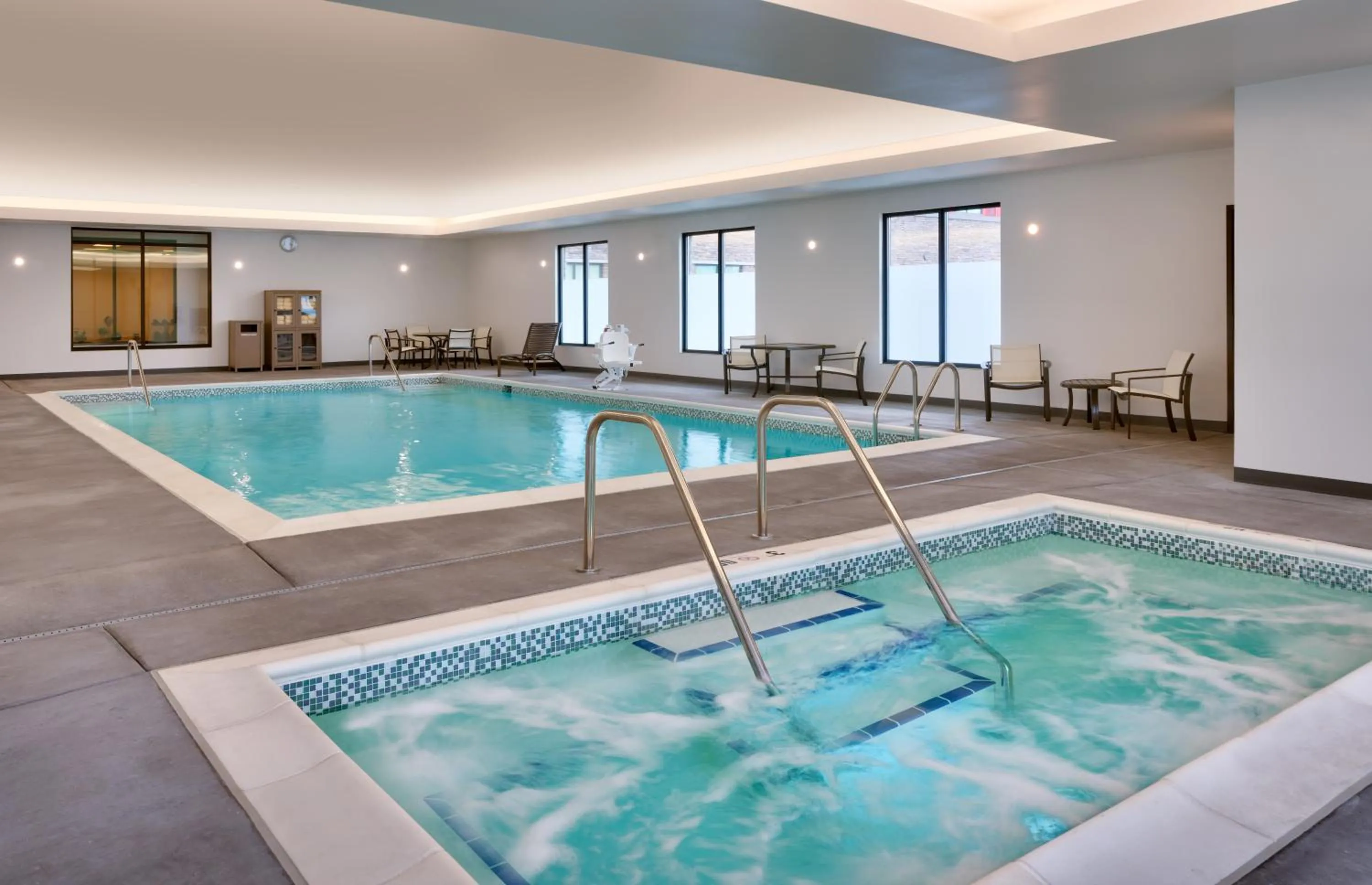 Swimming pool in Hyatt Place Anchorage-Midtown