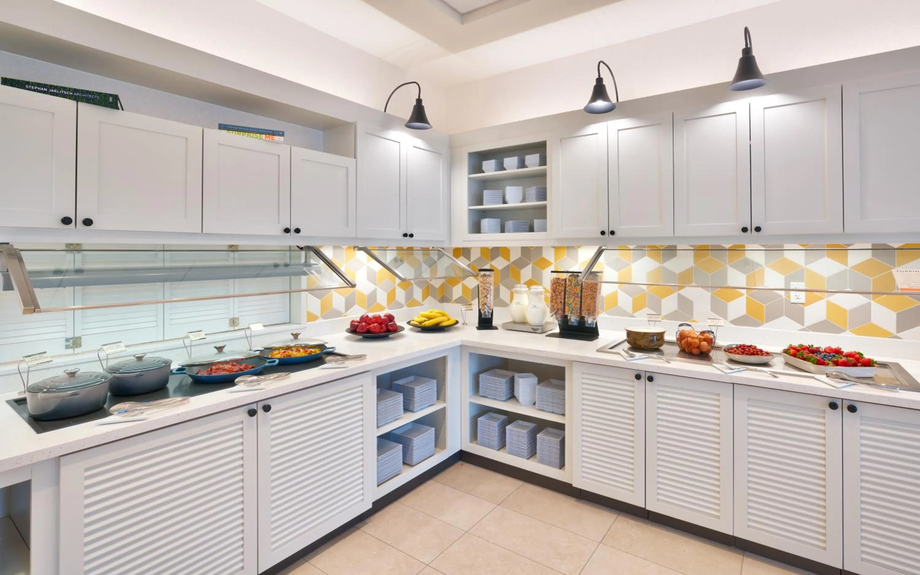 Food and drinks in Hyatt Place Anchorage-Midtown