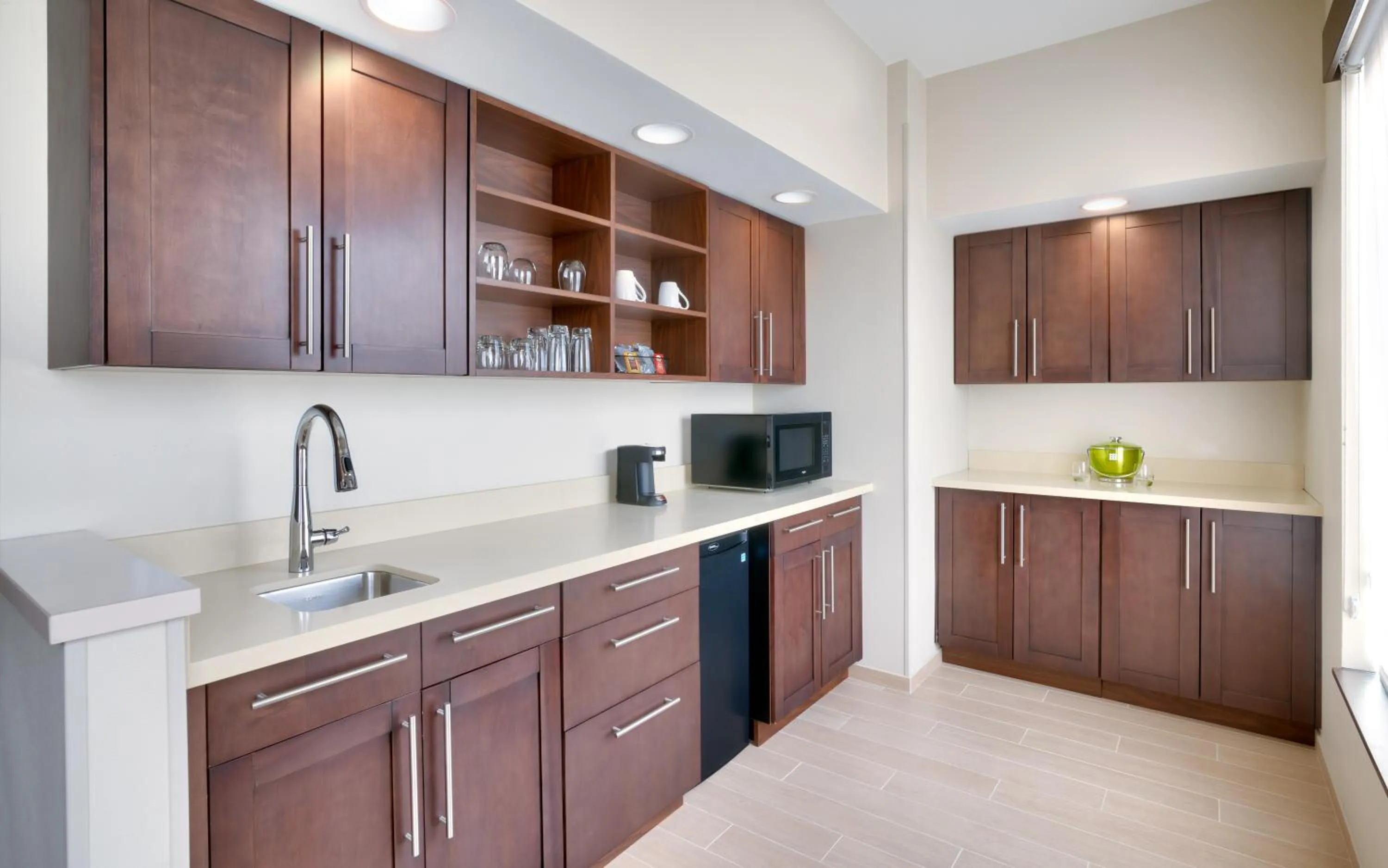 Kitchen or kitchenette in Hyatt Place Anchorage-Midtown