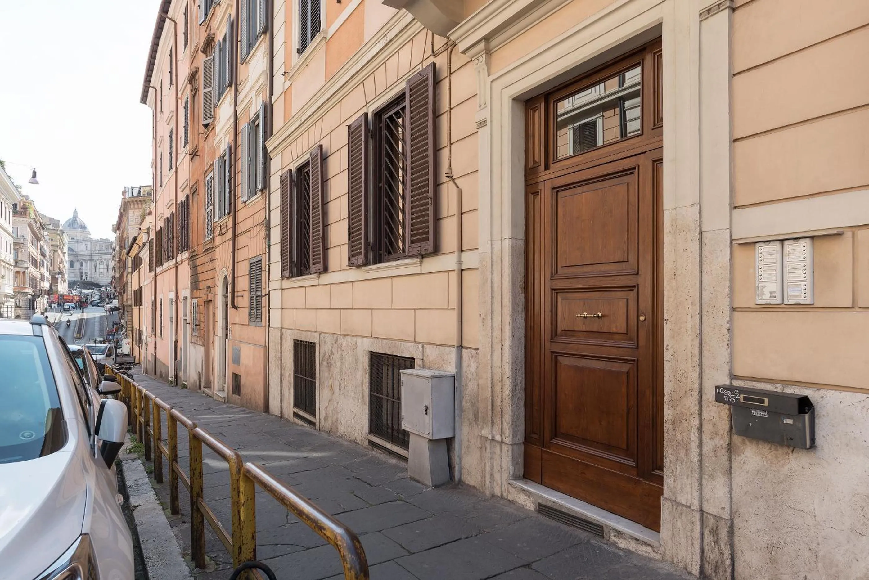 Facade/entrance in Qflat Colosseum Lovely Monti