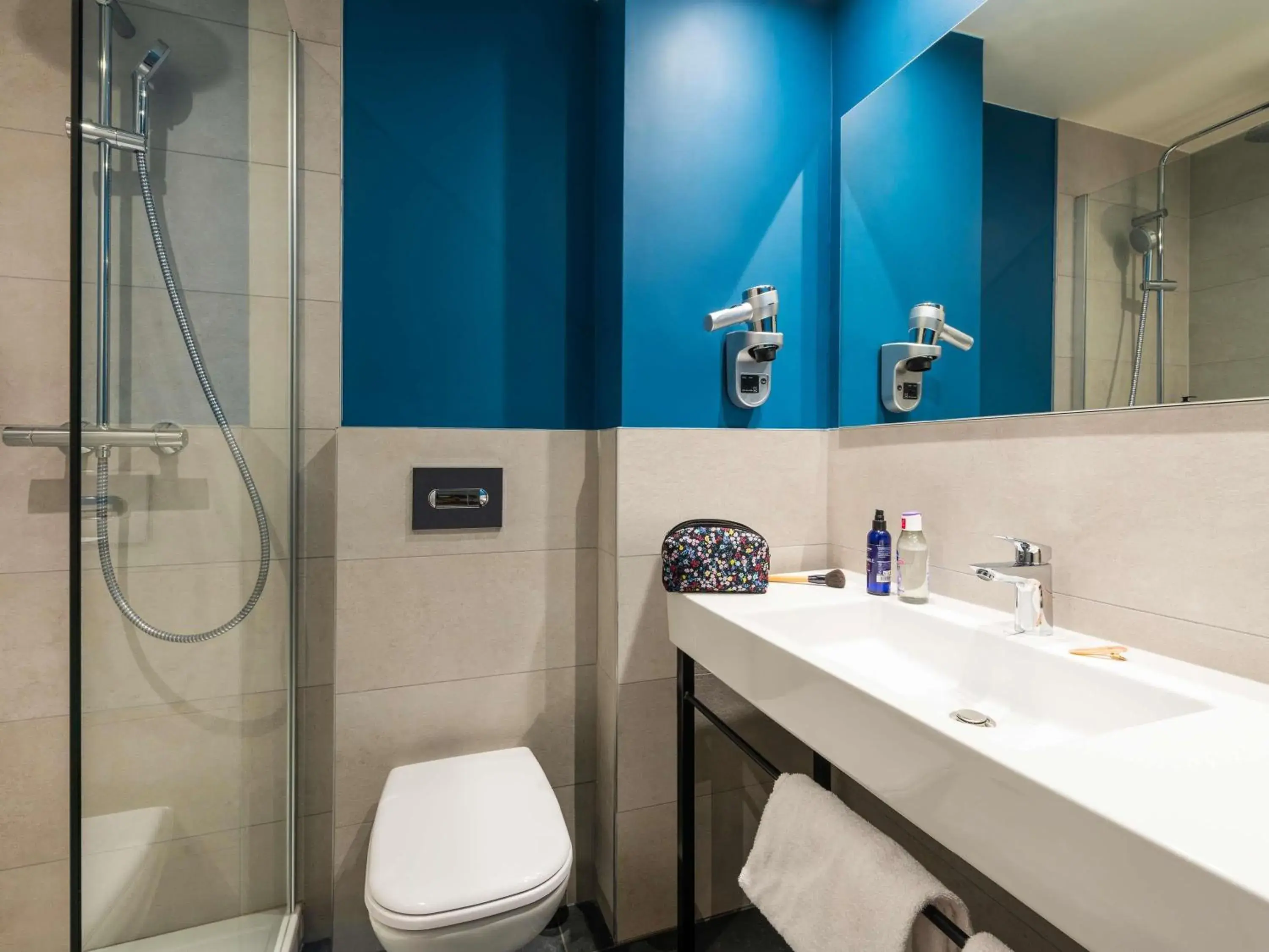 Bedroom in ibis Nuits Saint Georges Bedroom in ibis Nuits Saint Georges