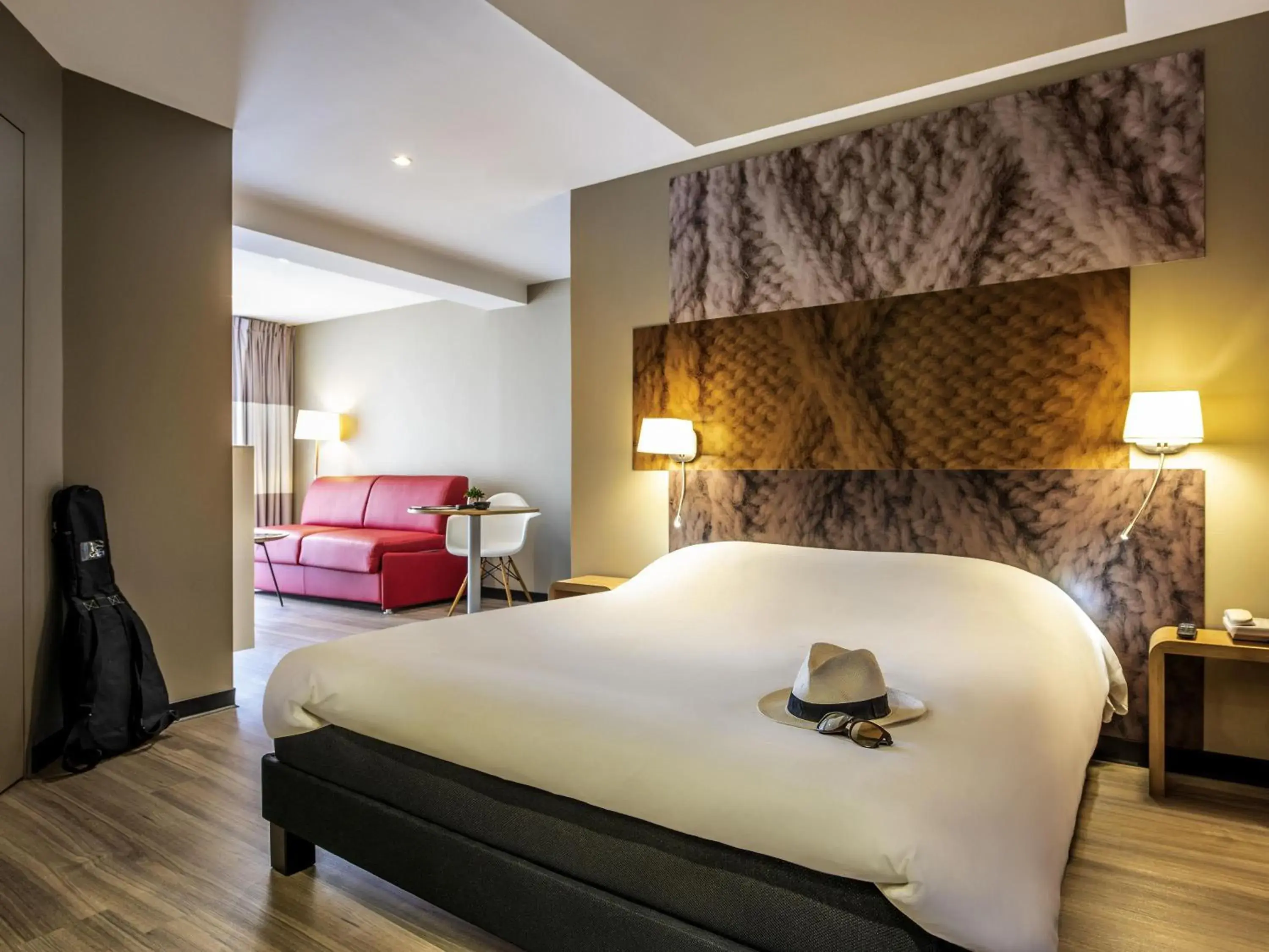 Bedroom, Bed in ibis Nuits Saint Georges Bedroom, Bed in ibis Nuits Saint Georges