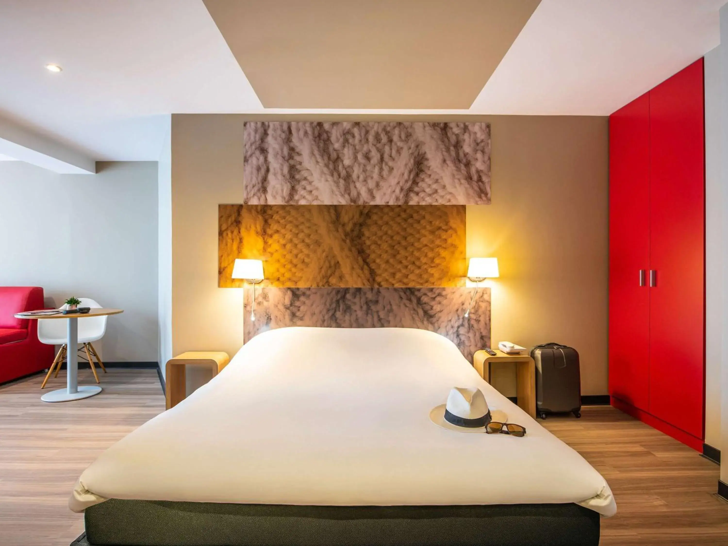 Bedroom, Bed in ibis Nuits Saint Georges Bedroom, Bed in ibis Nuits Saint Georges