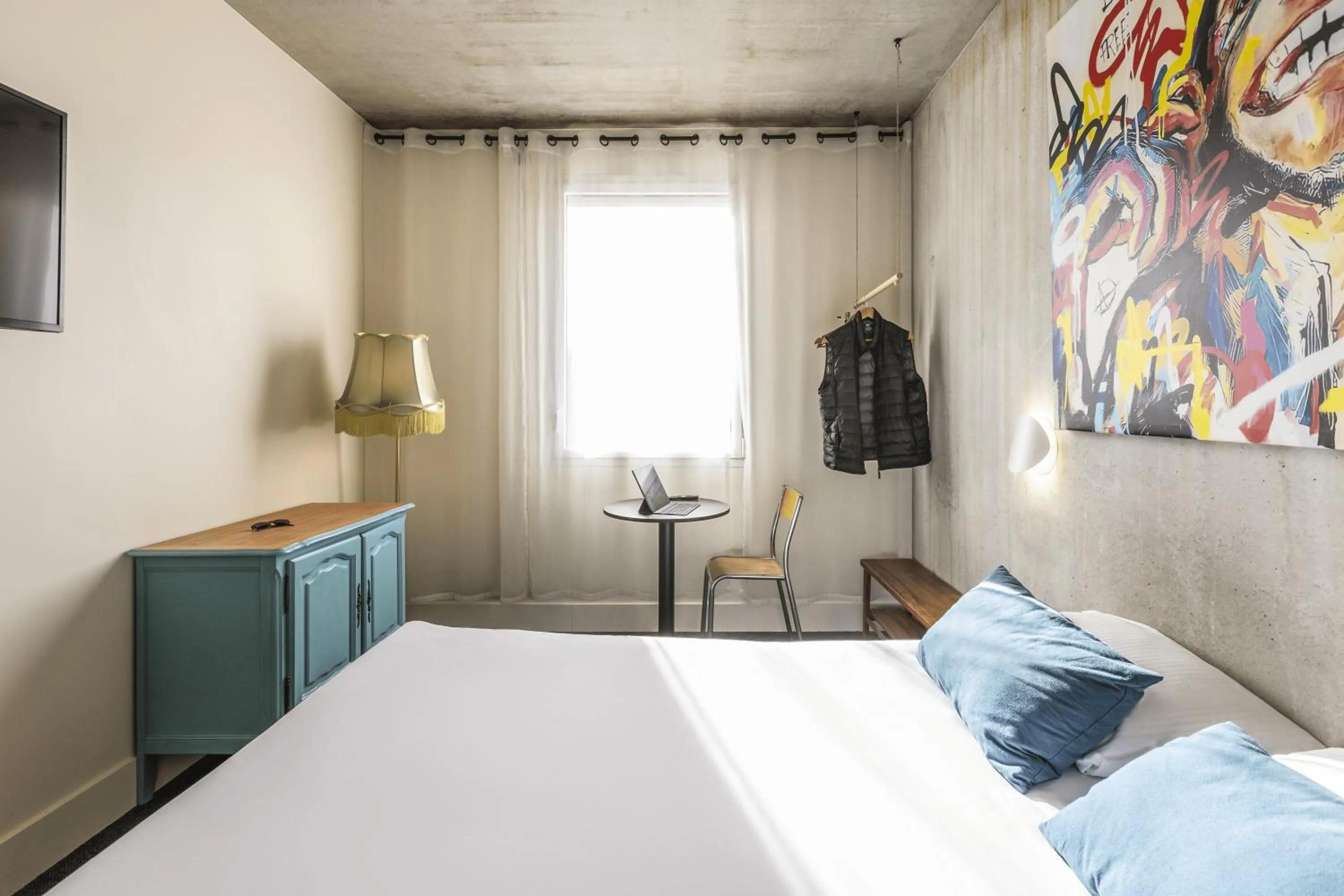 Photo of the whole room, Bed in The Originals Access, Hôtel Limoges Nord