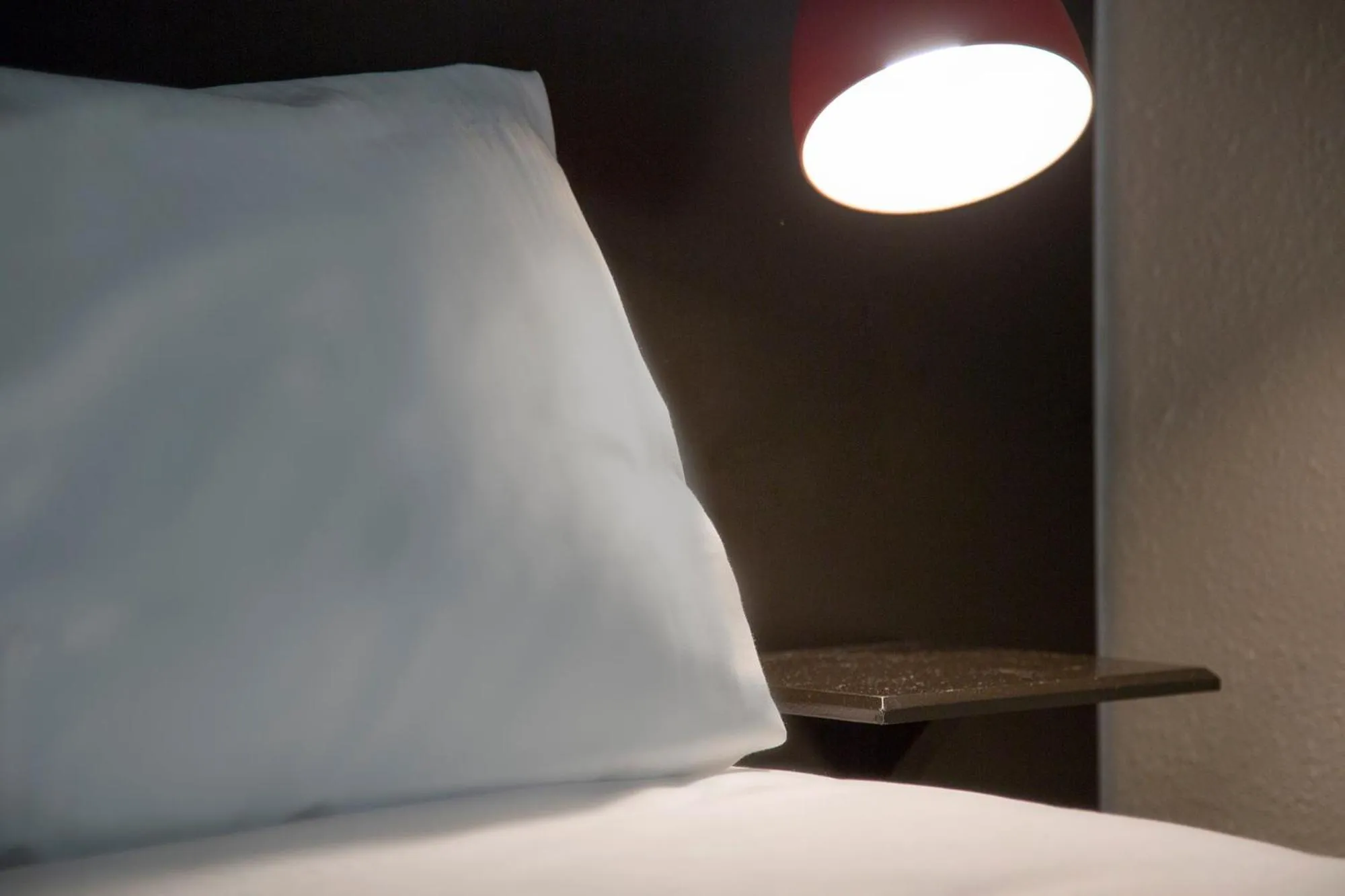 Decorative detail, Bed in The Originals Access, Hôtel Limoges Nord