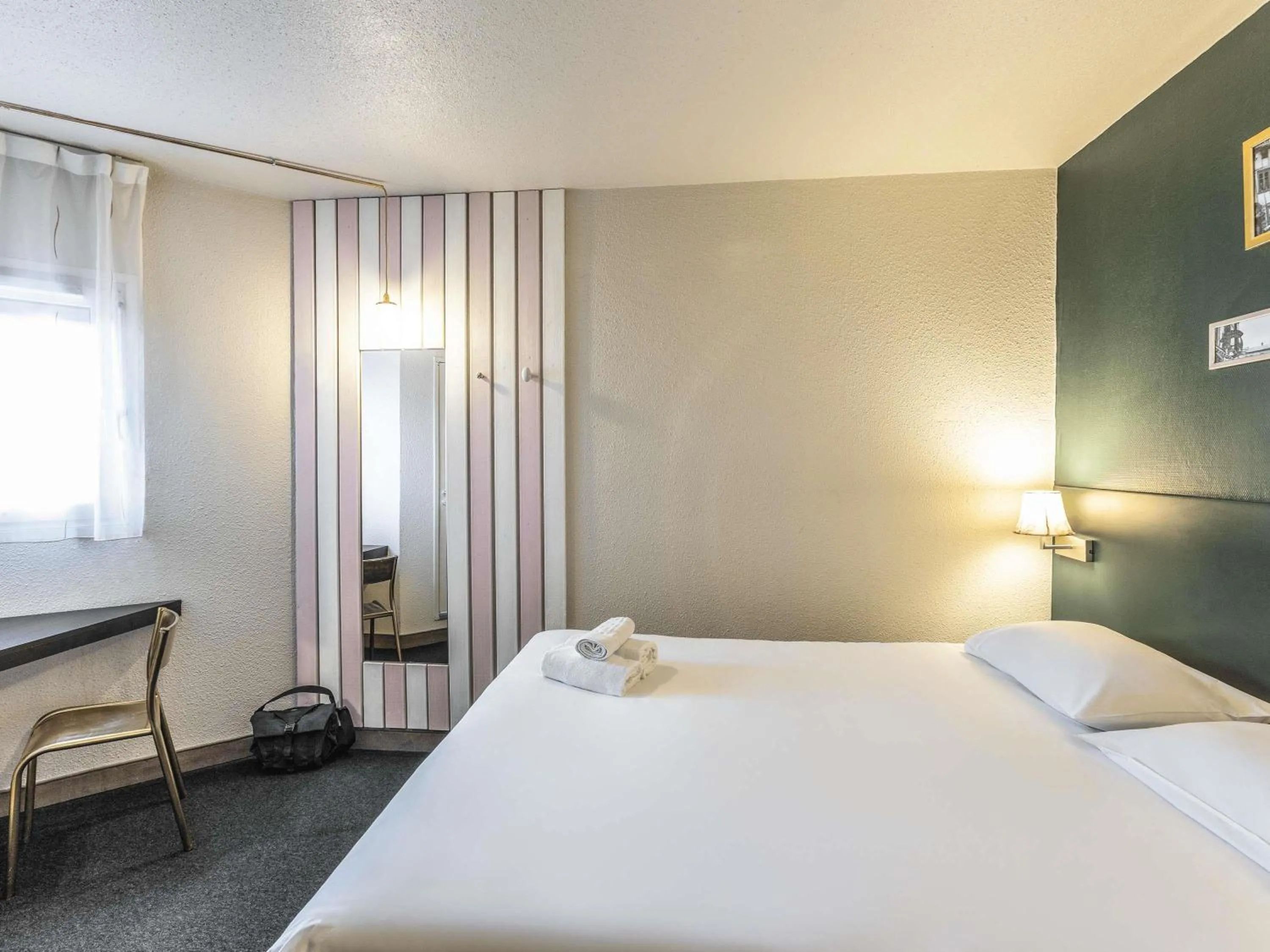 Bedroom, Bed in Greet Hotel Limoges Nord