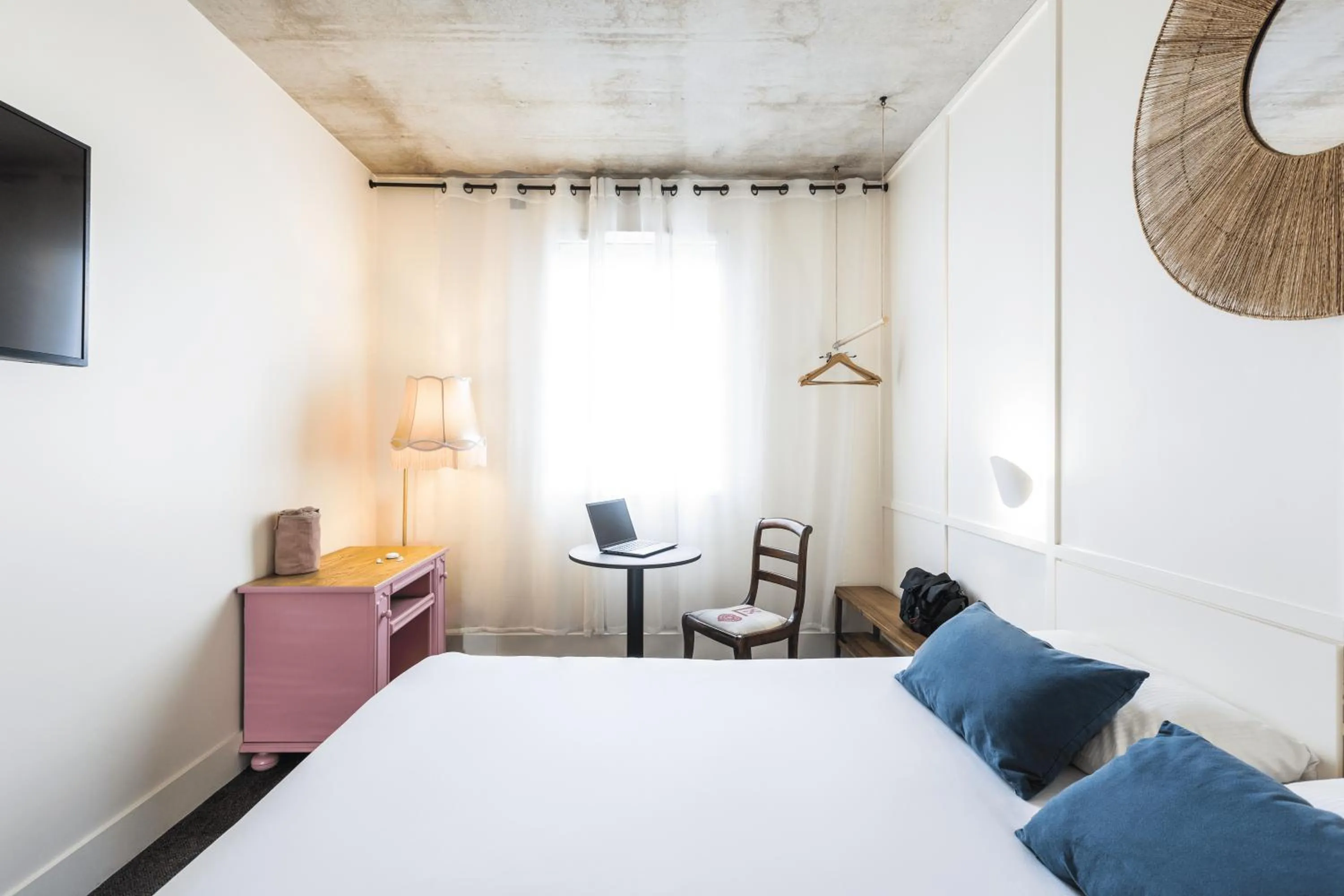 Photo of the whole room, Bed in The Originals Access, Hôtel Limoges Nord