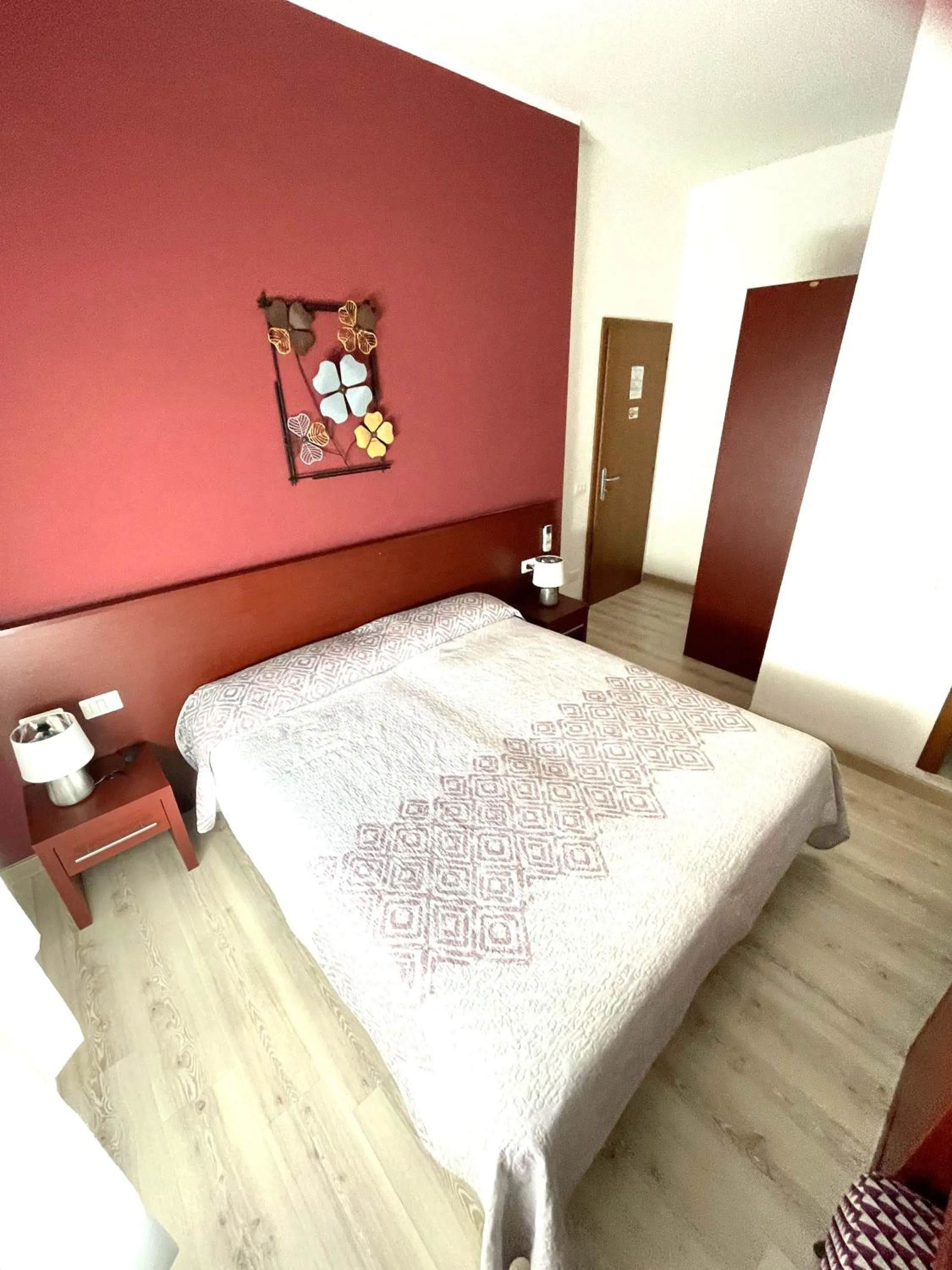 View (from property/room), Bed in Hotel Alpino