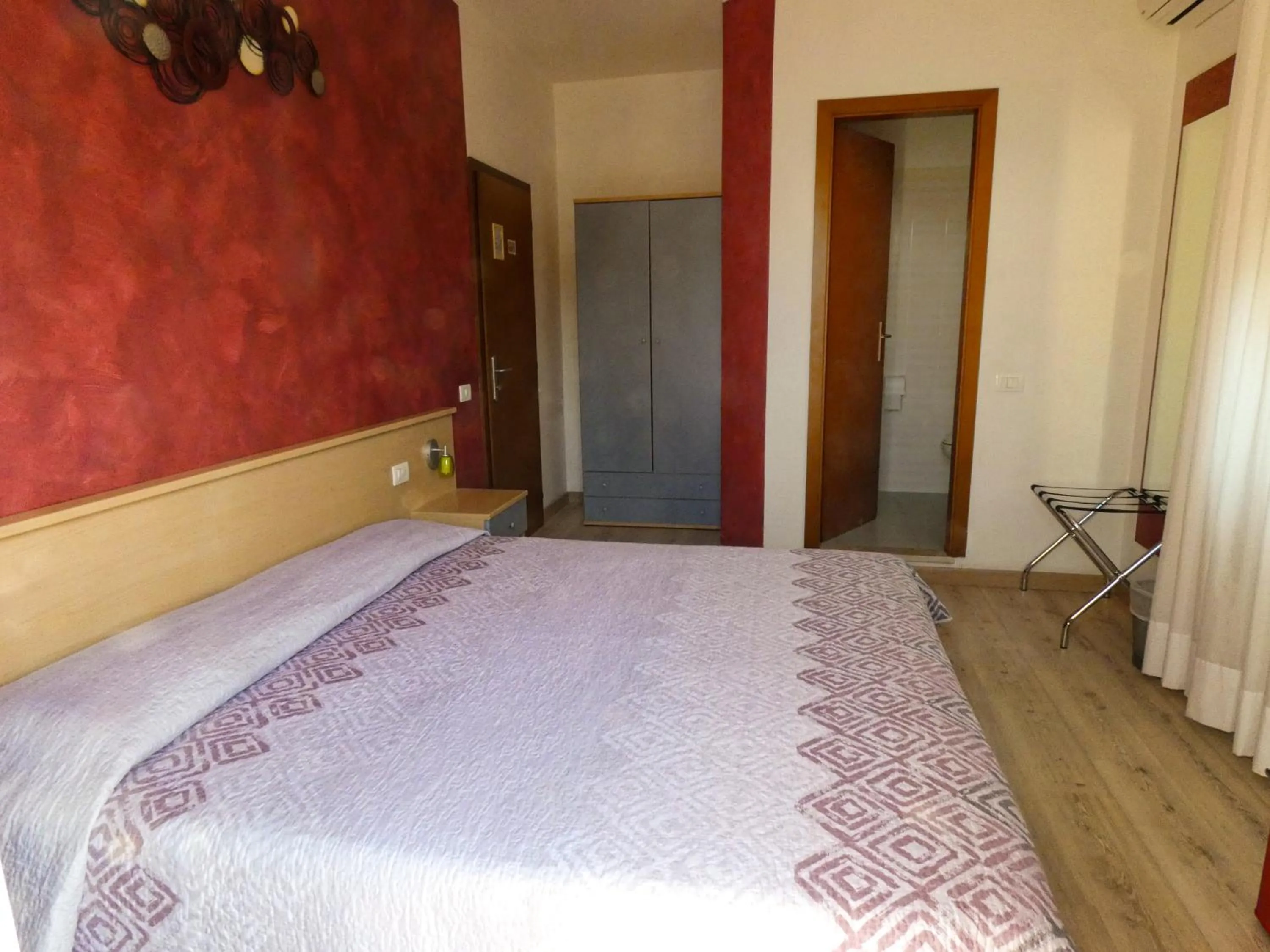 Bedroom, Bed in Hotel Alpino