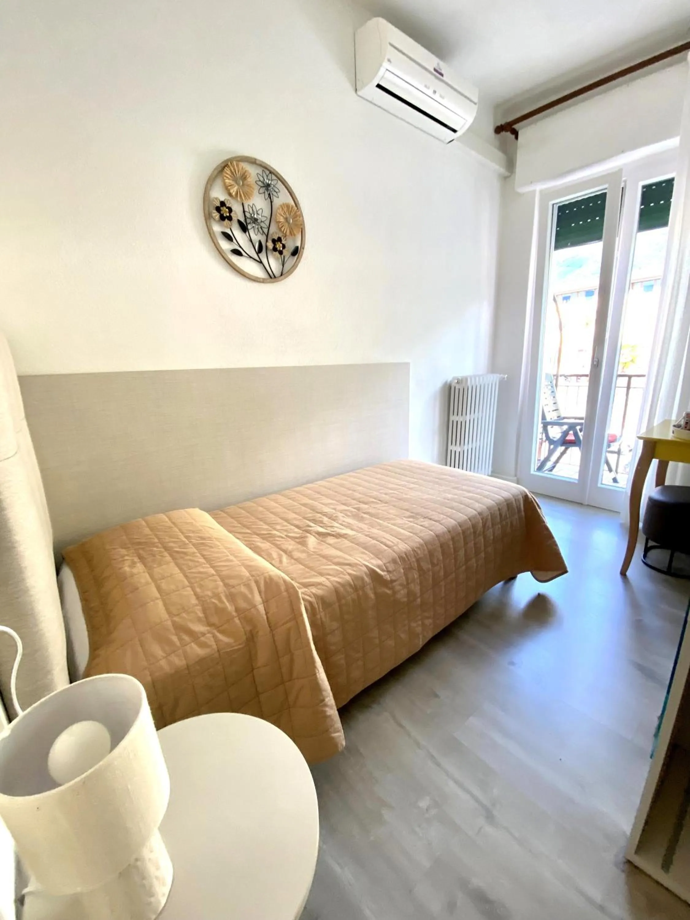 Photo of the whole room, Bed in Hotel Alpino