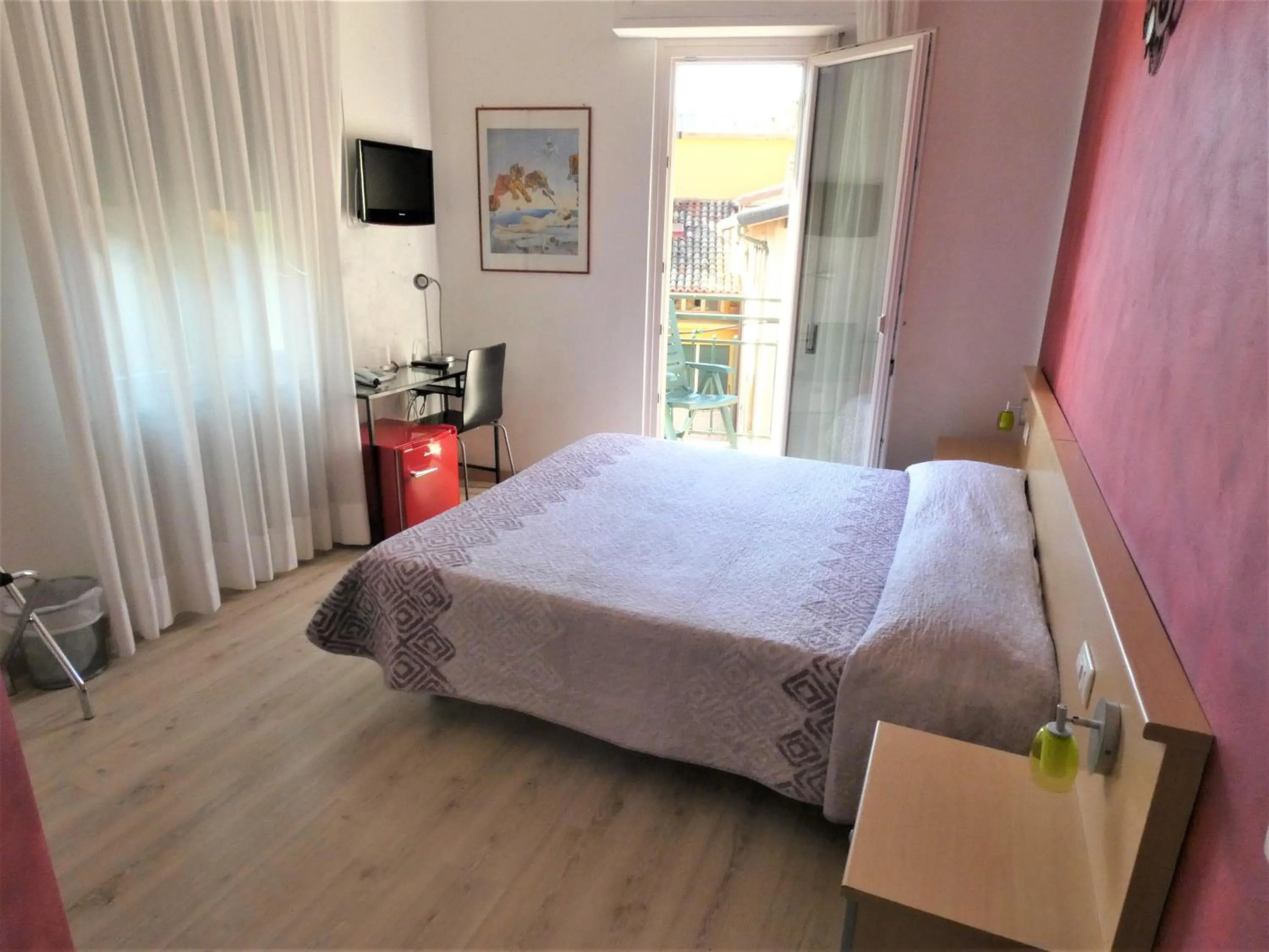 Bedroom, Bed in Hotel Alpino