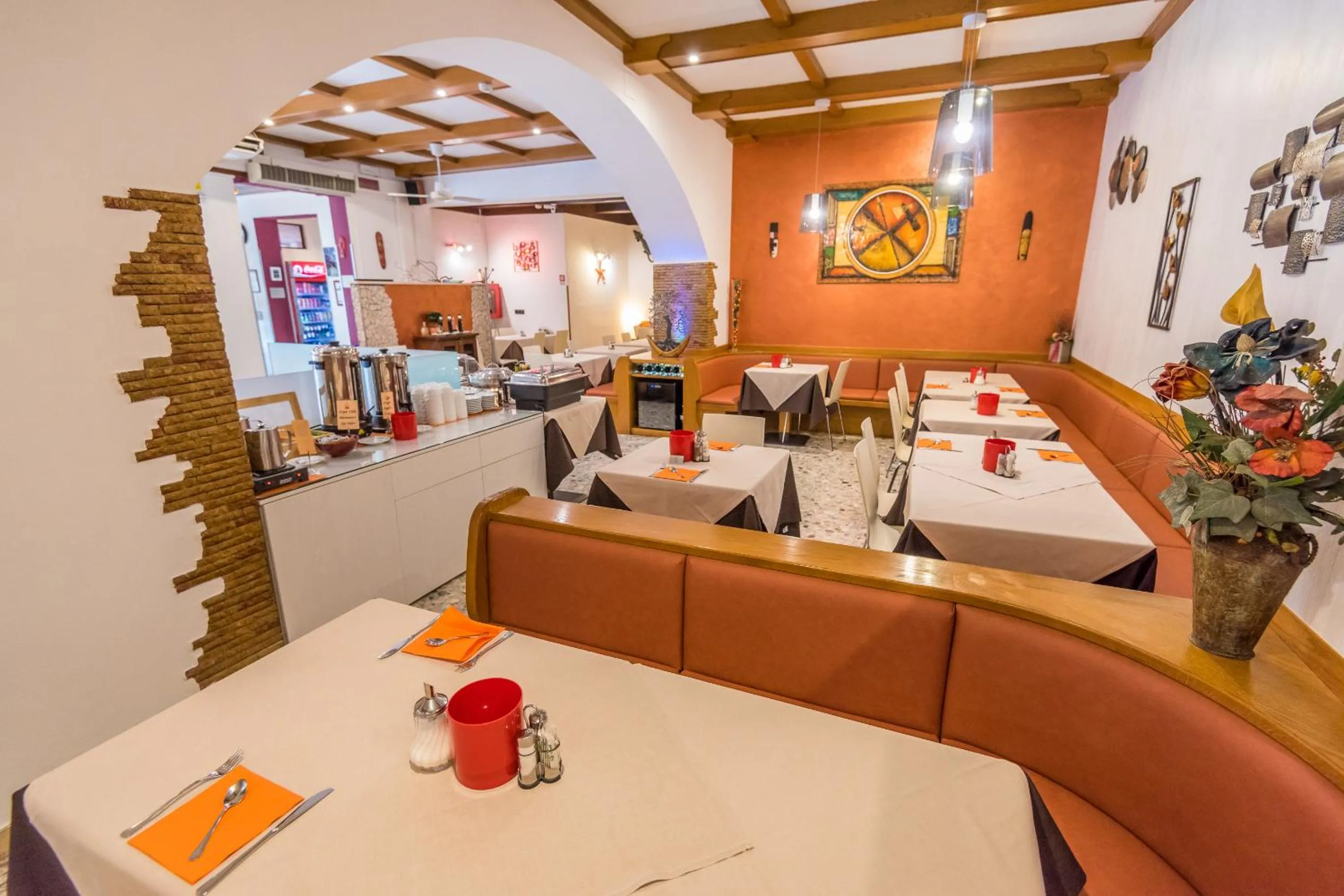 Restaurant/places to eat in Hotel Alpino