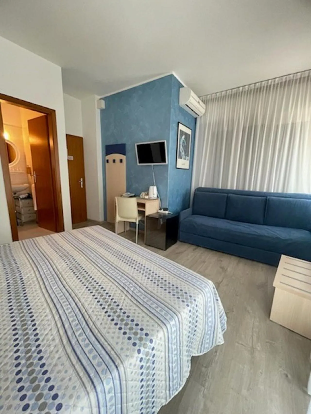 View (from property/room), Bed in Hotel Alpino