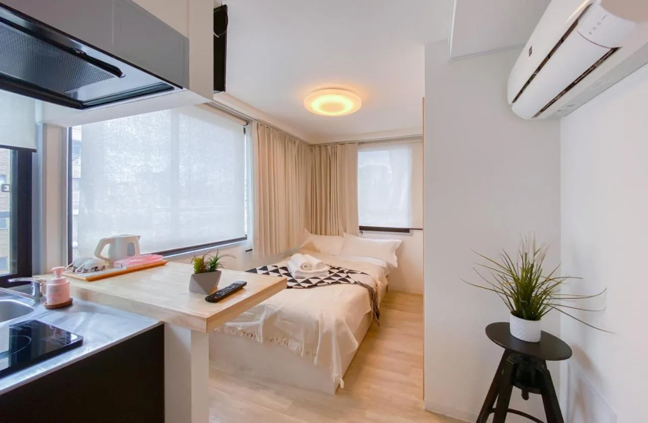 Bed in KEYHOTEL-5minutes for walk to Akihabara Electric Town