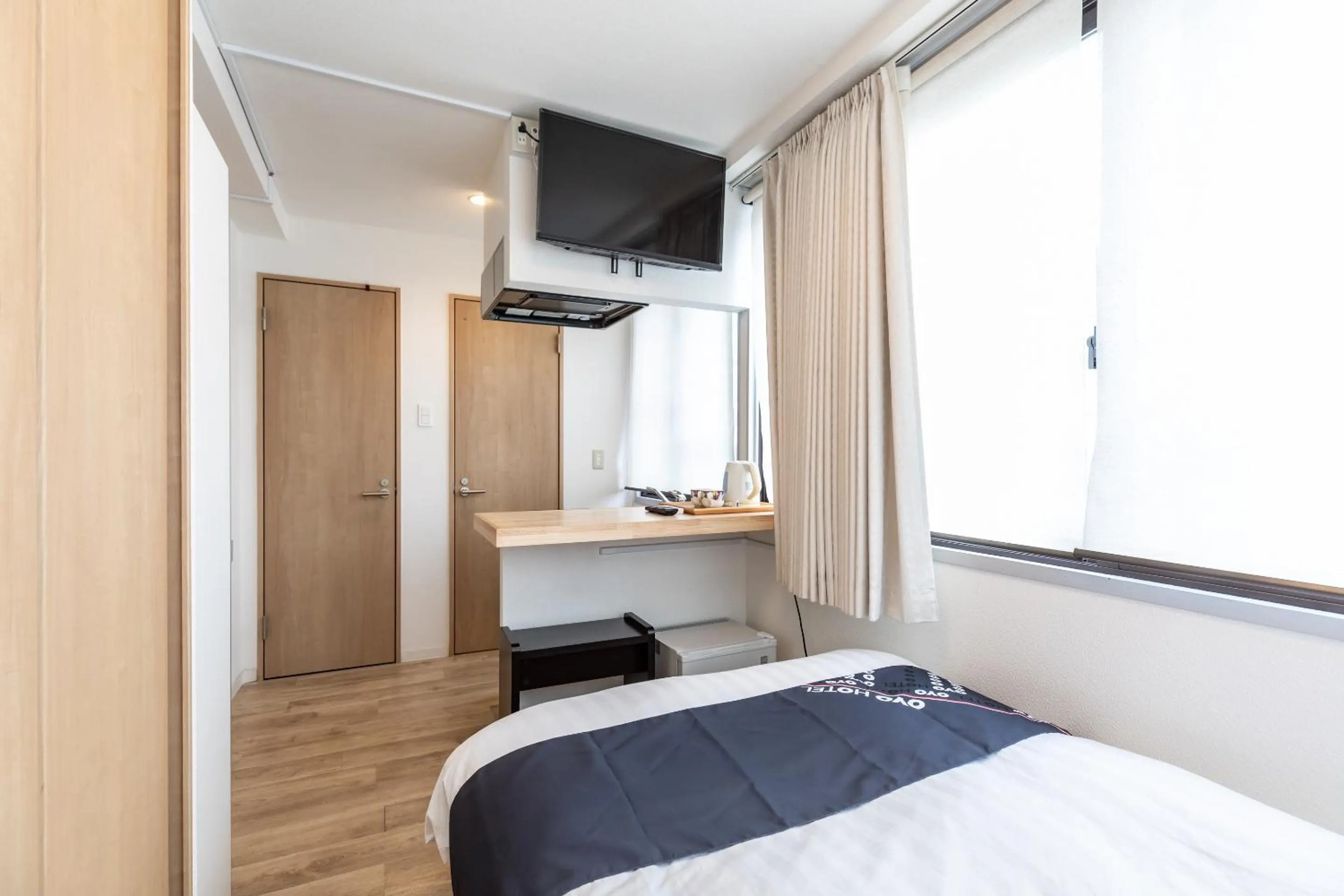 Bed in KEYHOTEL-5minutes for walk to Akihabara Electric Town