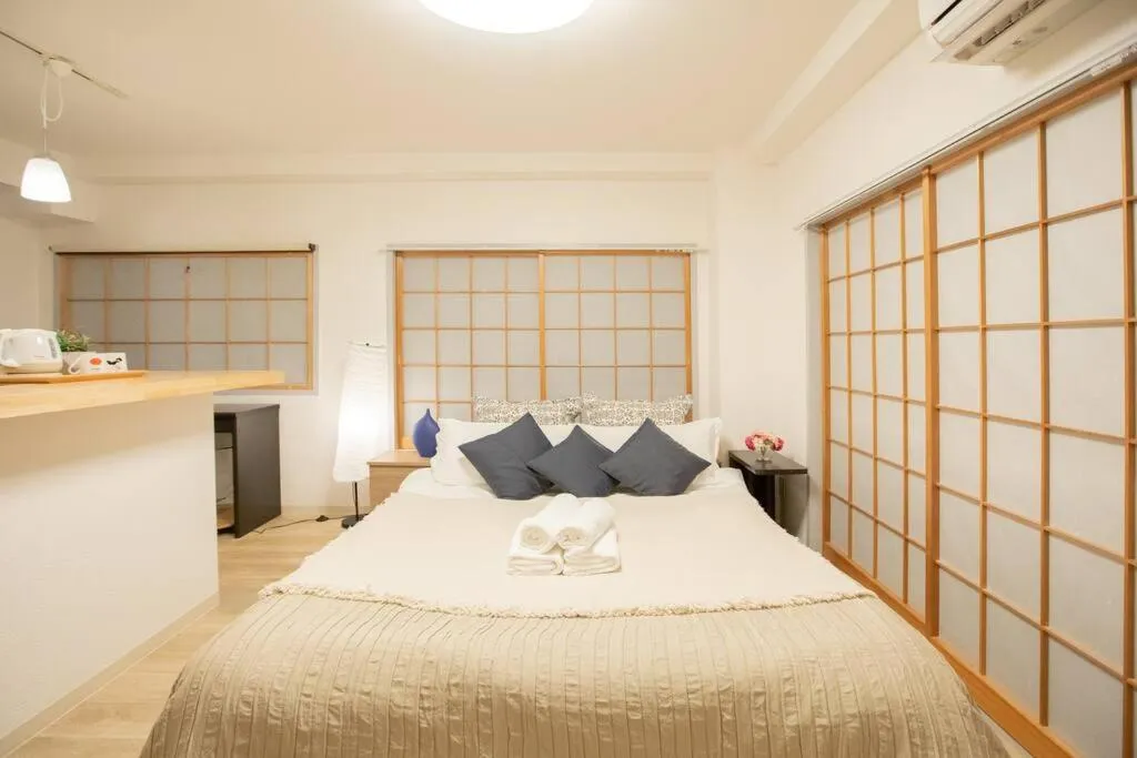 Bed in KEYHOTEL-5minutes for walk to Akihabara Electric Town