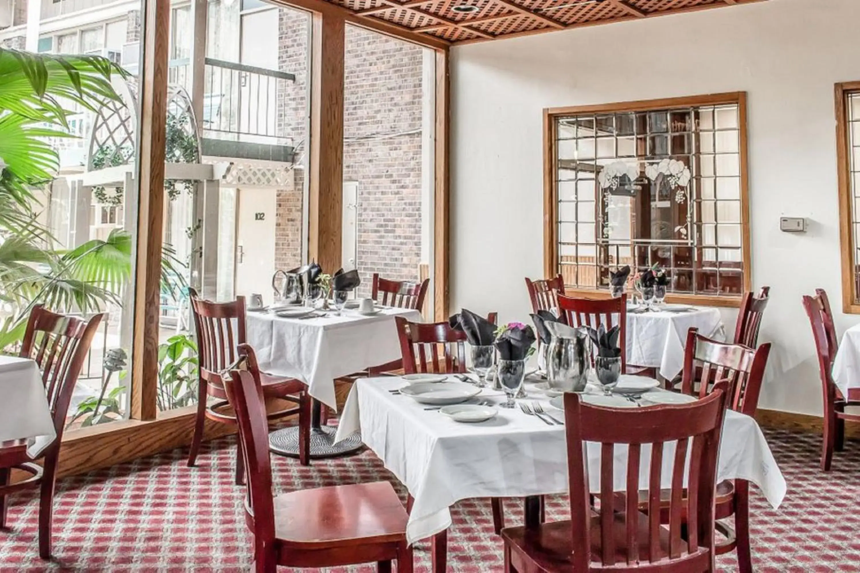 Restaurant/places to eat in FairBridge Inn & Suites Poconos Restaurant/places to eat in FairBridge Inn & Suites Poconos