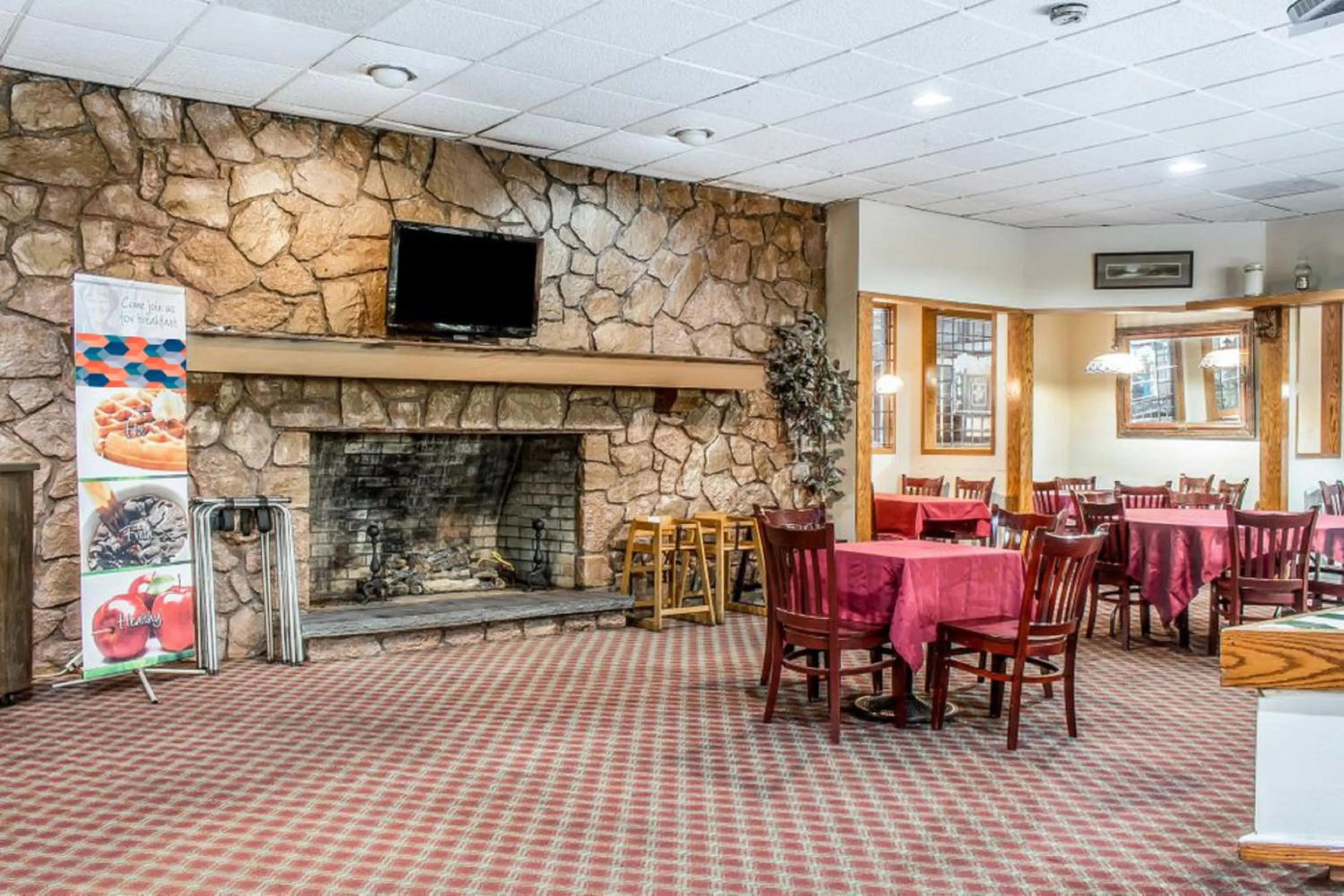 Lounge or bar in FairBridge Inn & Suites Poconos