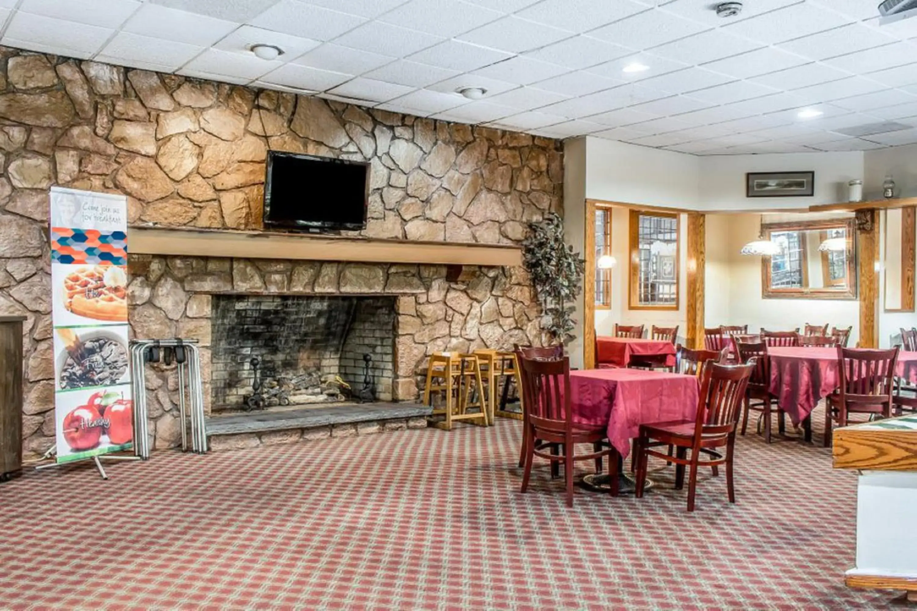 Lounge or bar in FairBridge Inn & Suites Poconos Lounge or bar in FairBridge Inn & Suites Poconos