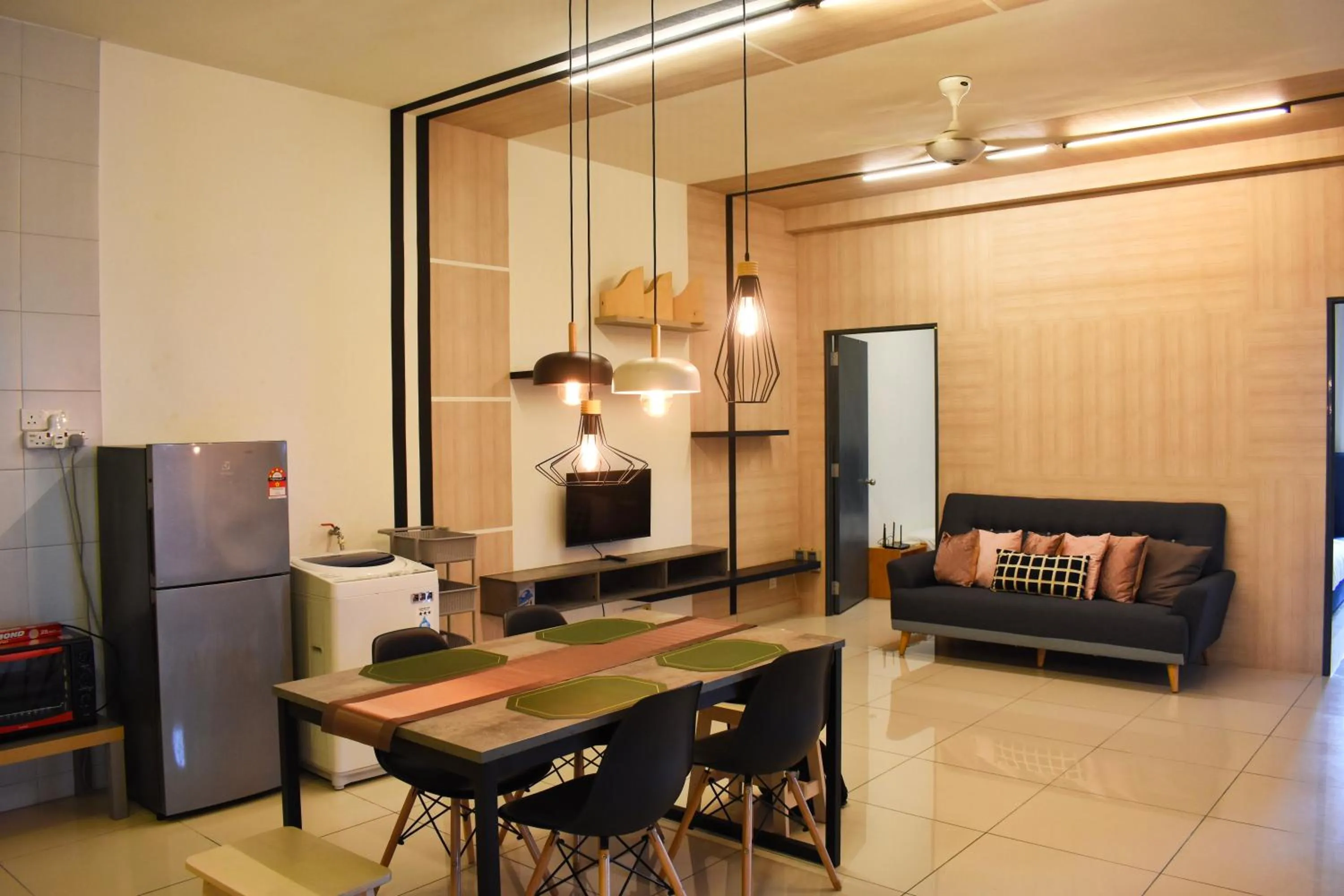 DaMen Homestay @SubangHomeStay