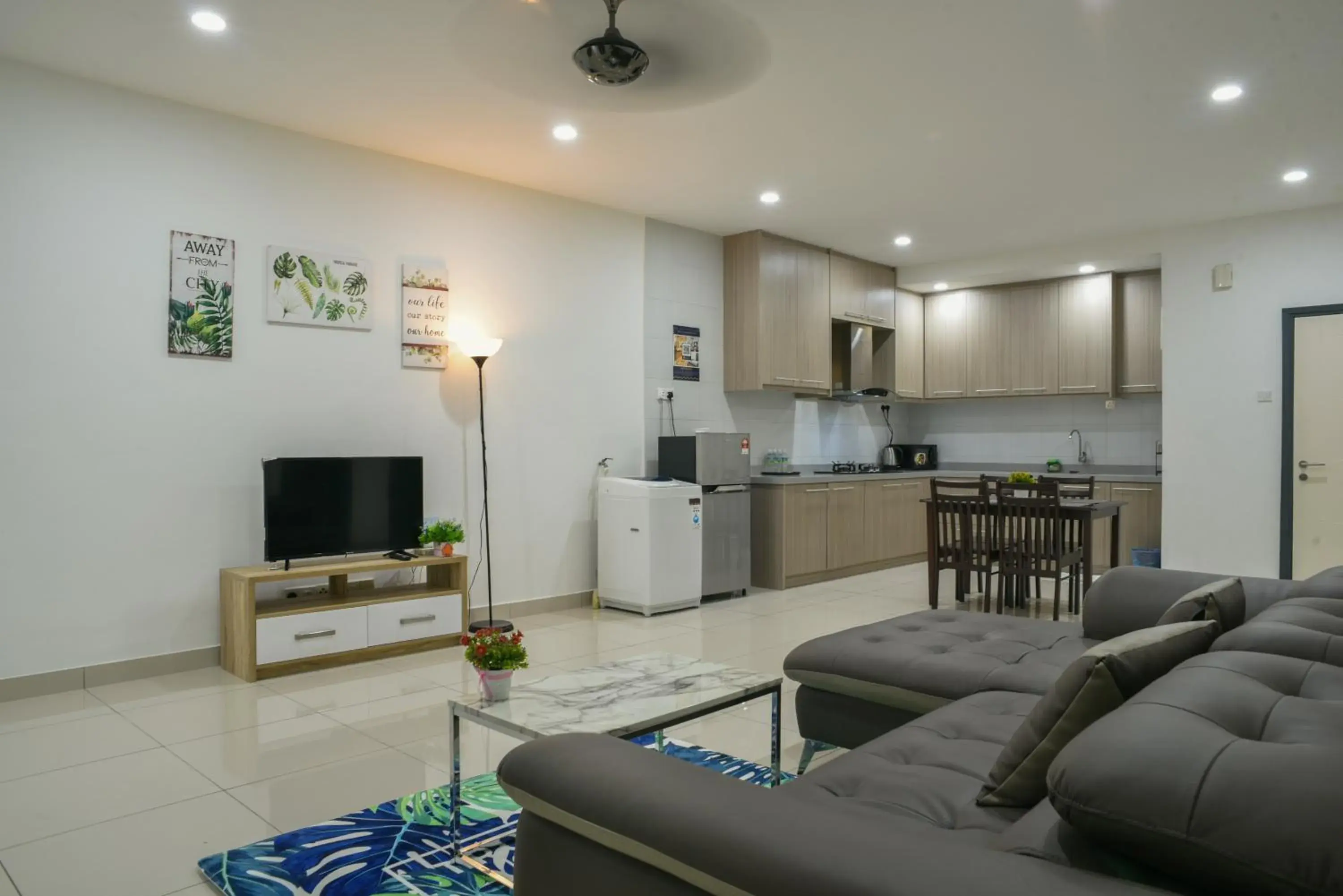 Three-Bedroom Apartment in DaMen Homestay @SubangHomeStay Three-Bedroom Apartment in DaMen Homestay @SubangHomeStay