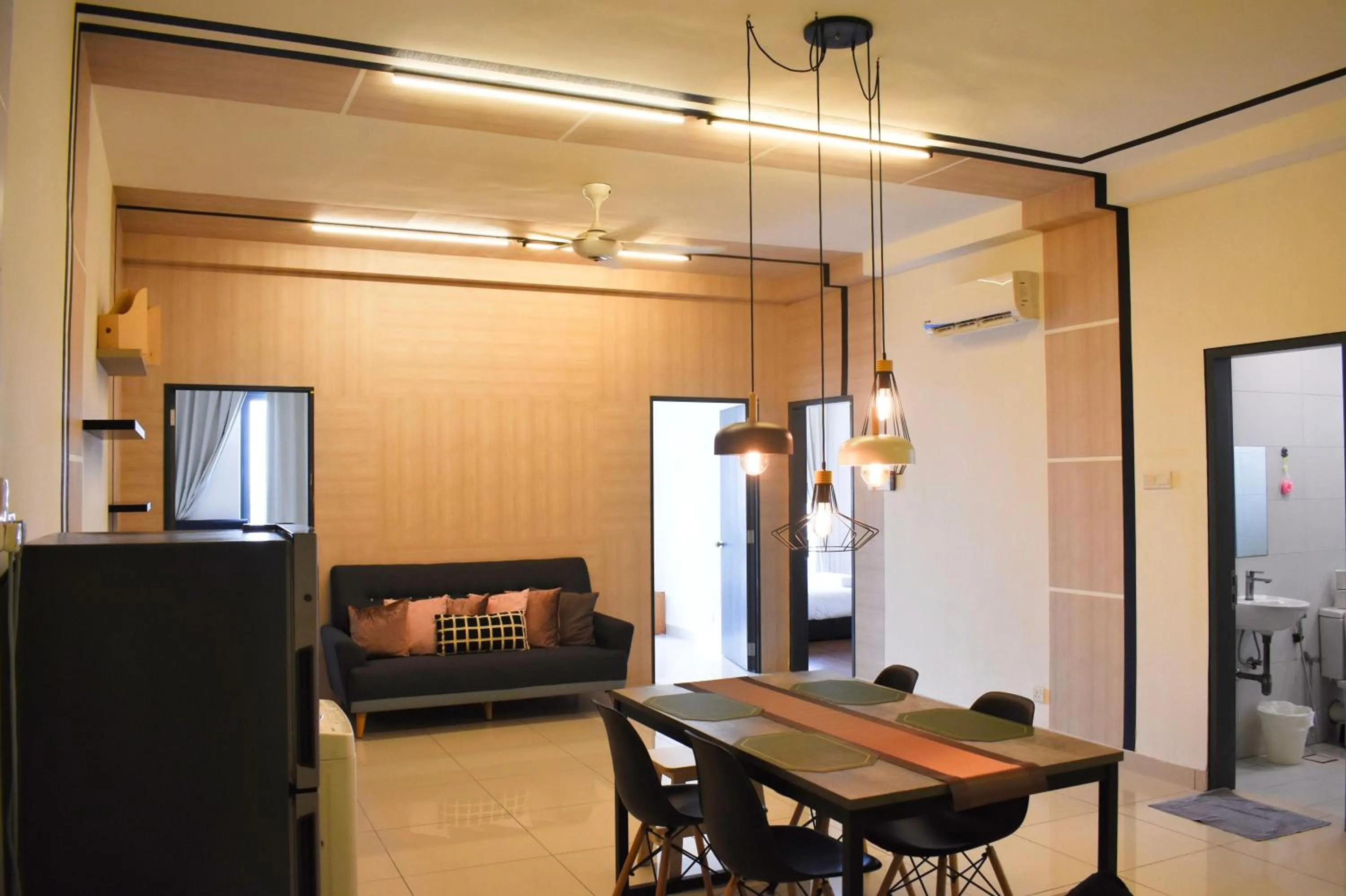 DaMen Homestay @SubangHomeStay