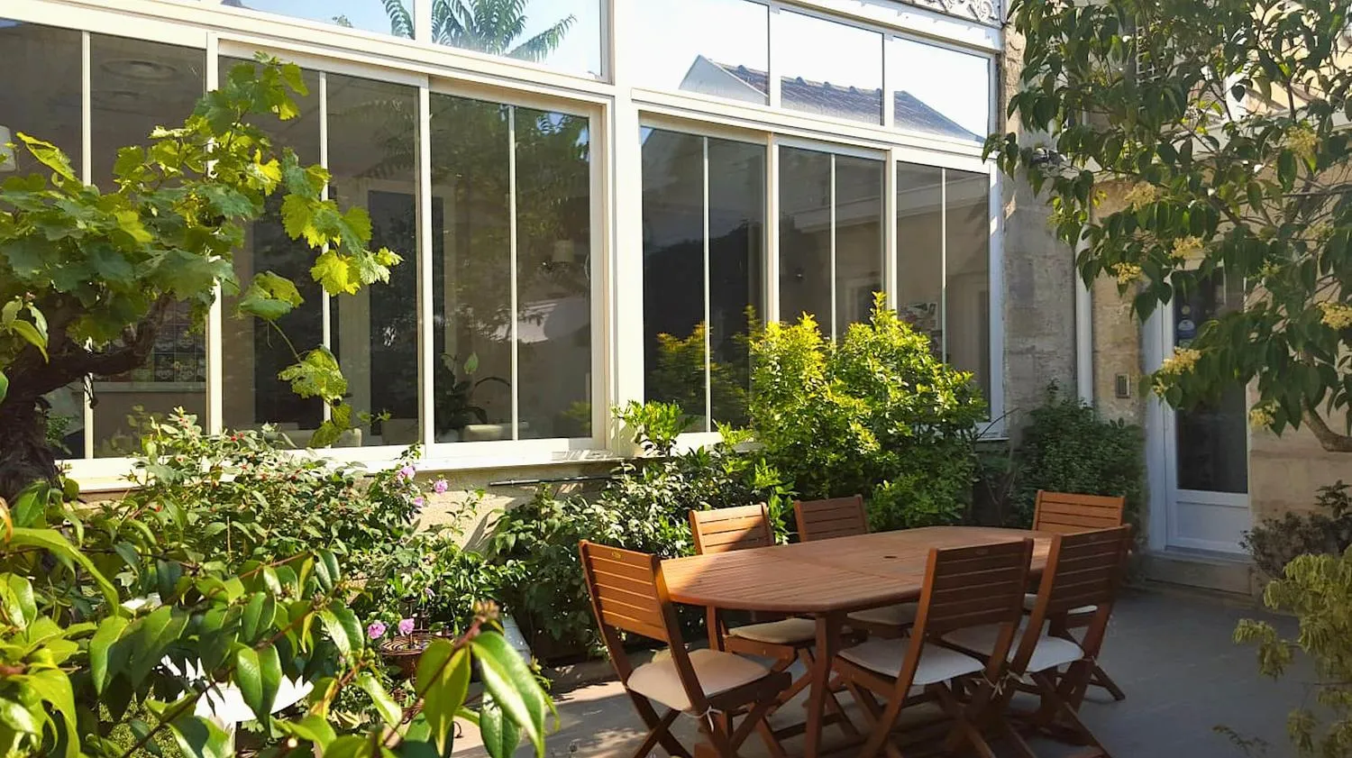 Garden in B&B La Halte Montaigne