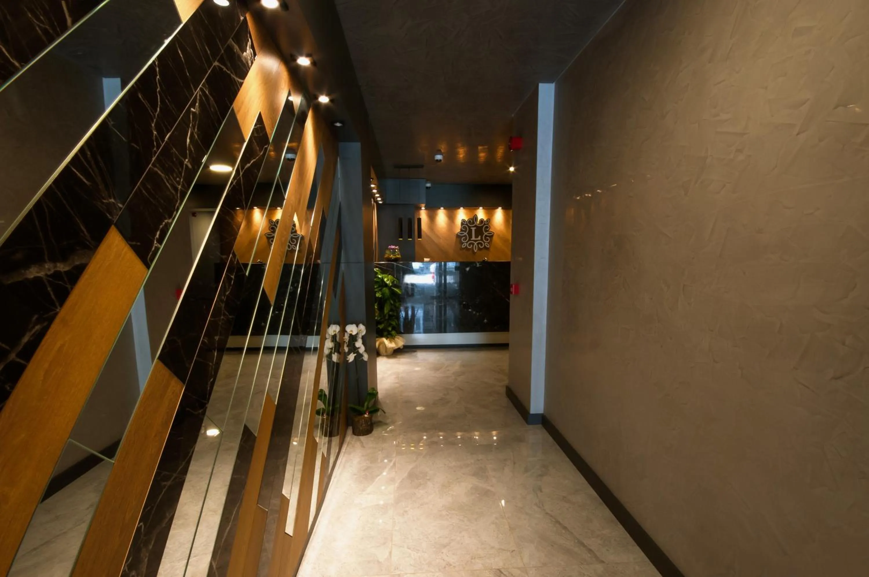 Property building in Luis Otel