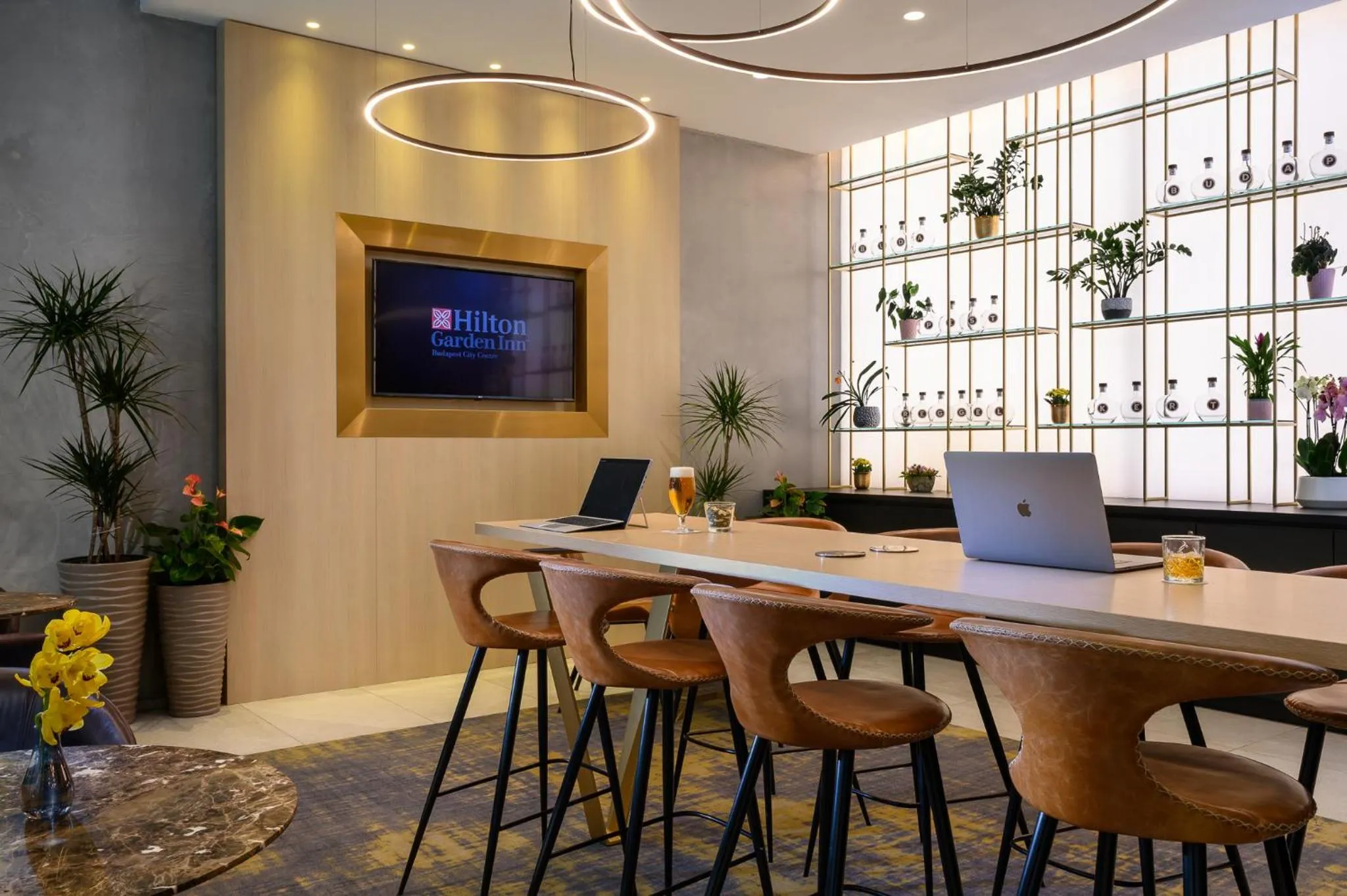 Lobby or reception in Hilton Garden Inn Budapest City Centre