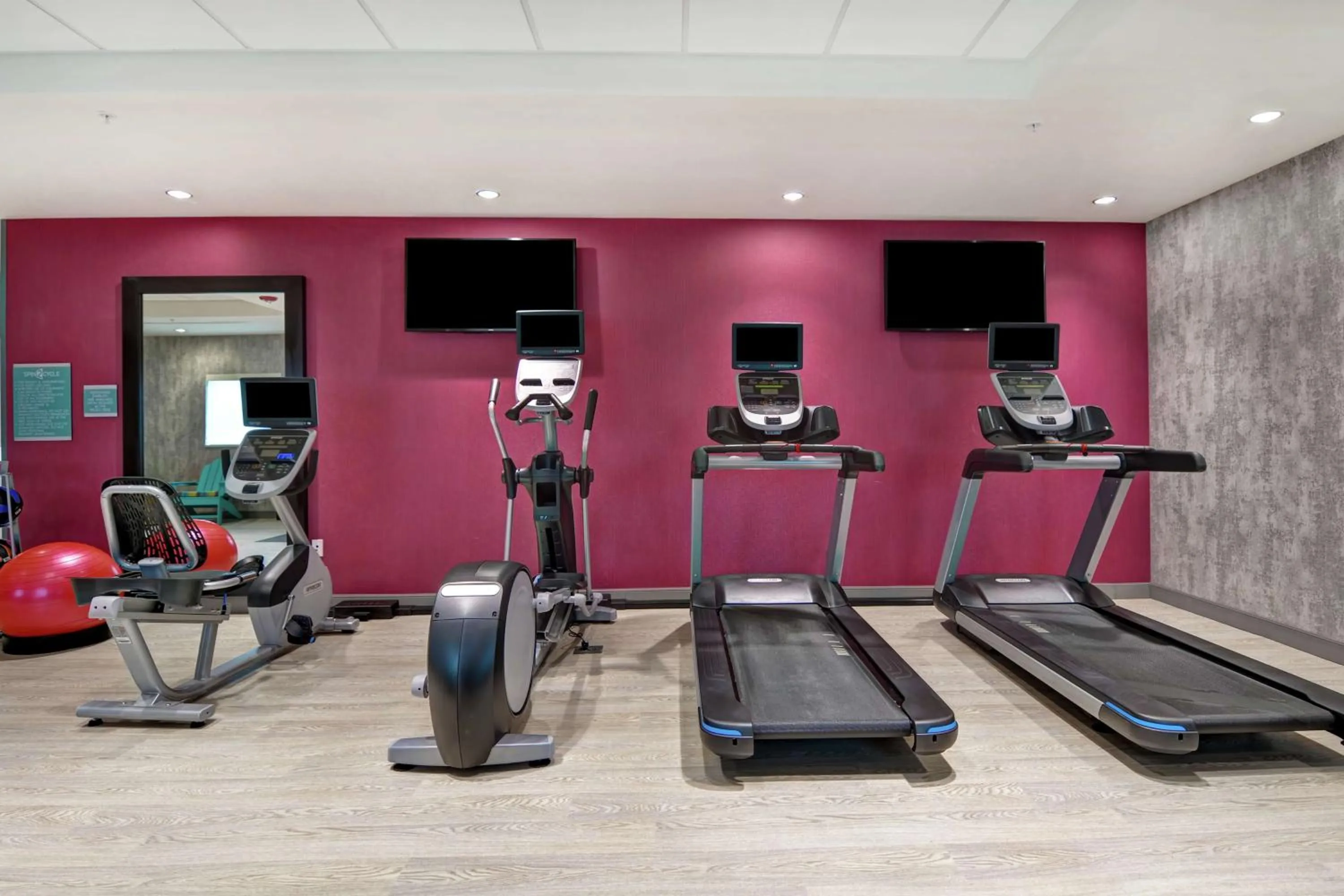 Fitness centre/facilities in Home2 Suites By Hilton Jacksonville South St Johns Town Ctr