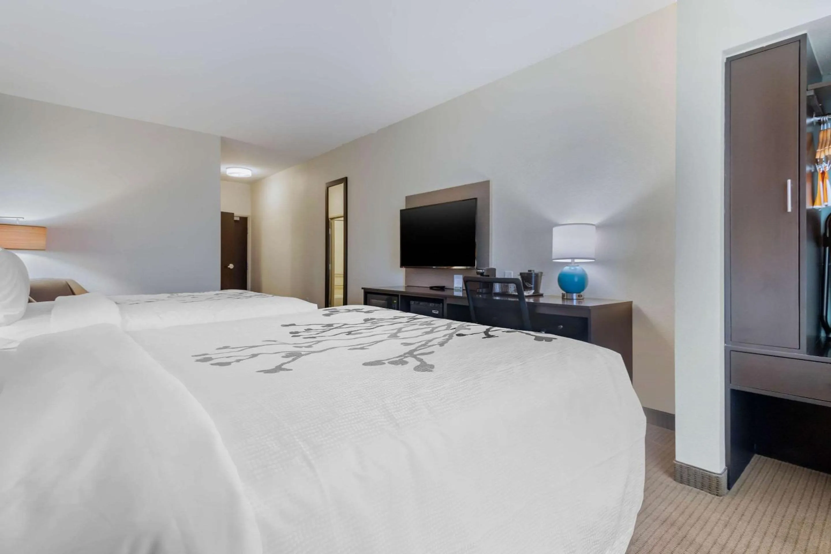 Photo of the whole room, Bed in Sleep Inn & Suites Bricktown - near Medical Center