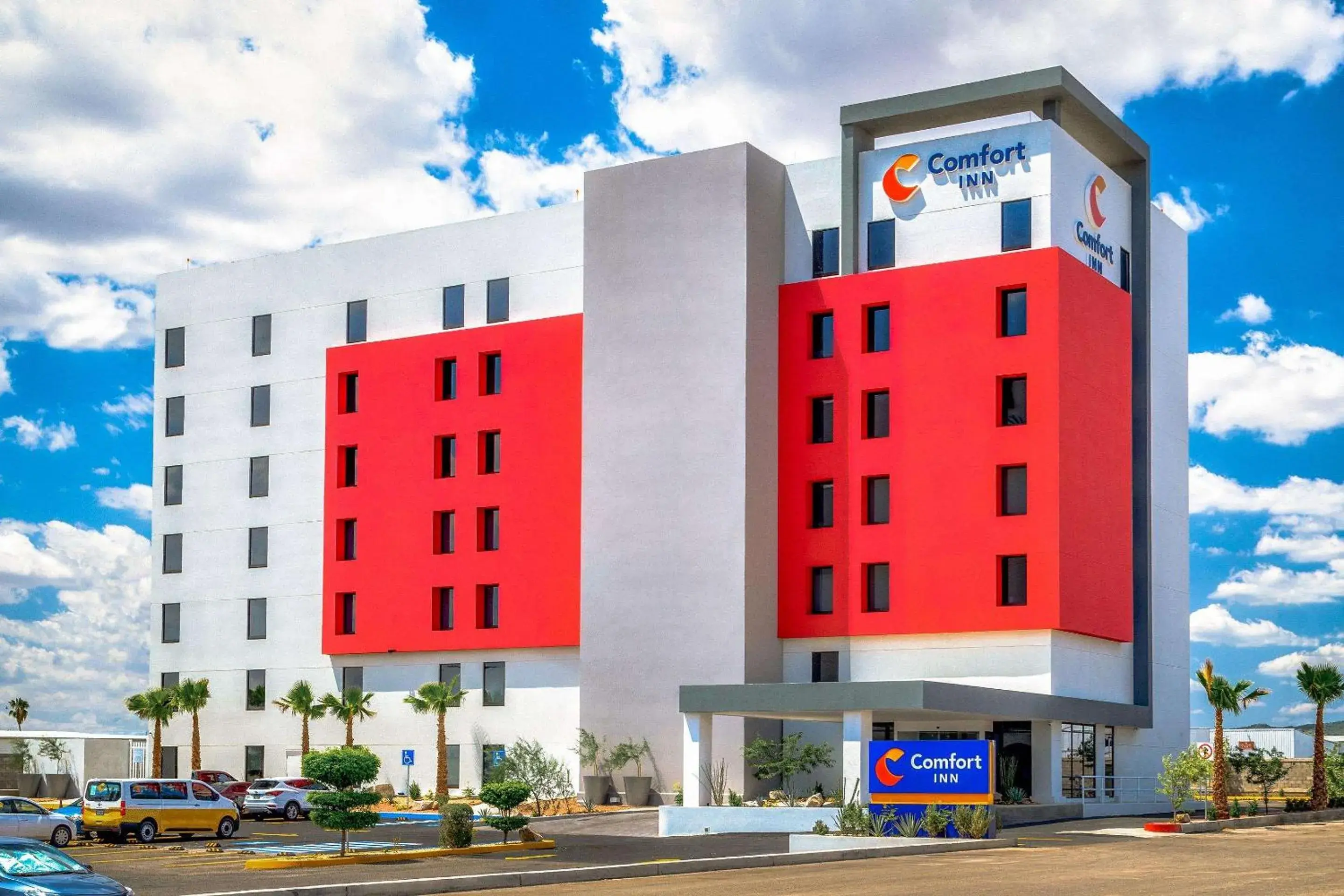 Property building in Comfort Inn Hermosillo Aeropuerto Property building in Comfort Inn Hermosillo Aeropuerto