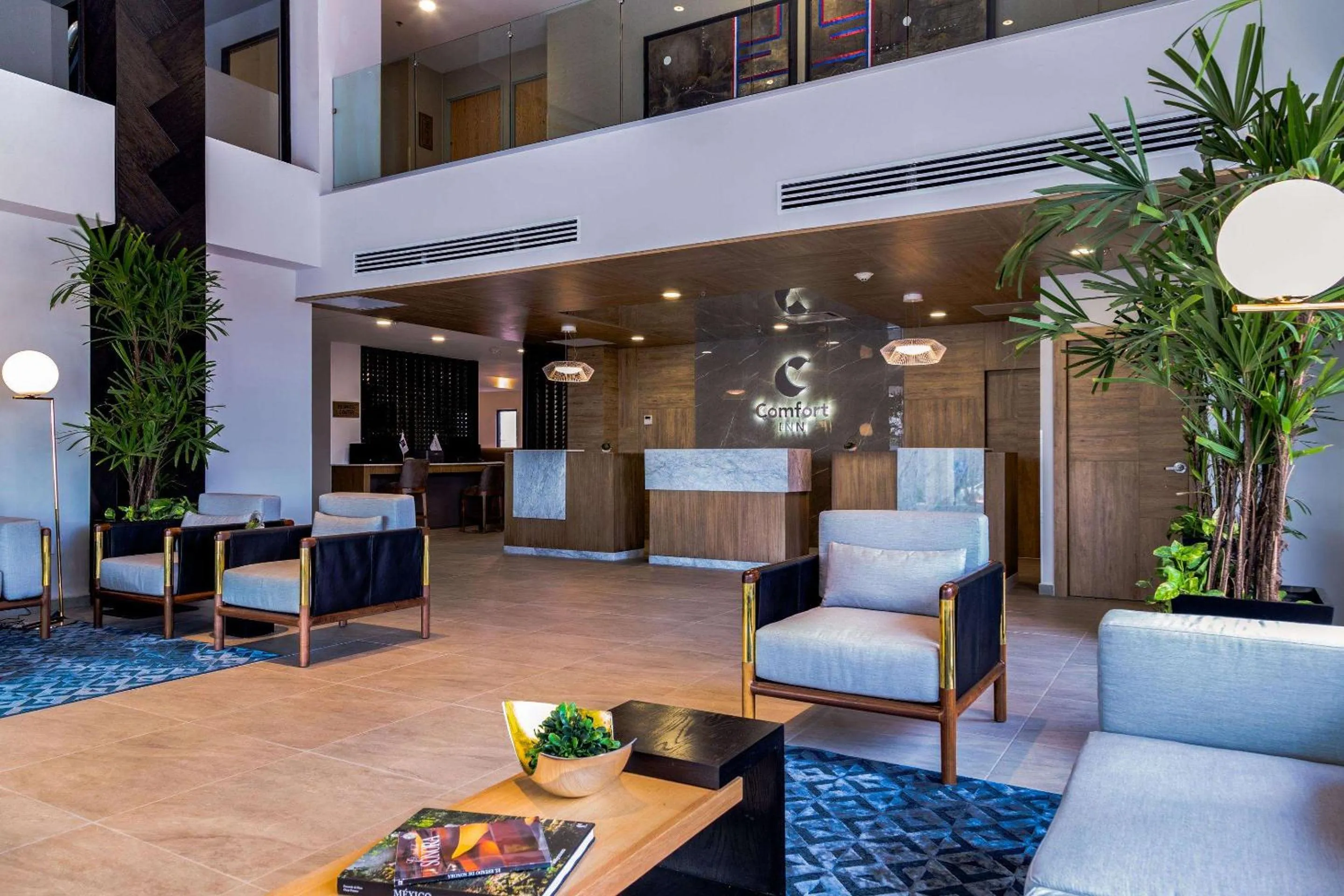 Lobby or reception in Comfort Inn Hermosillo Aeropuerto