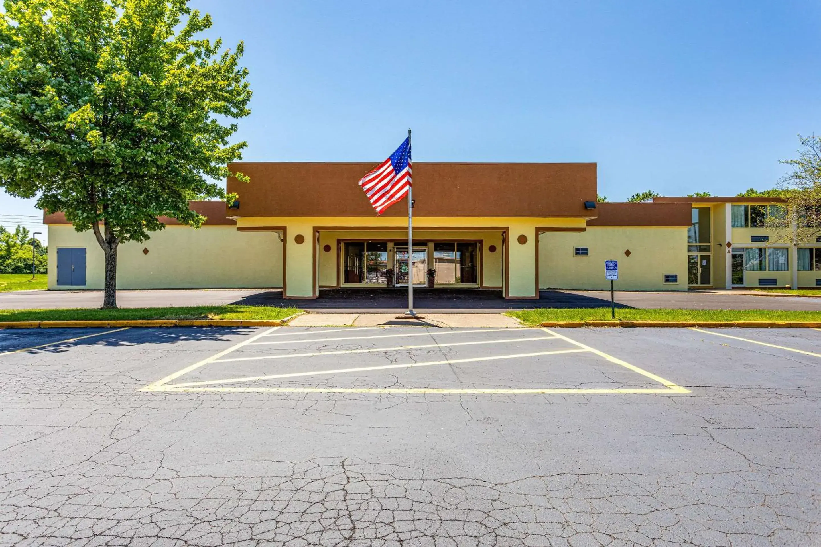 Property building in Americas Best Value Inn Fredonia NY Property building in Americas Best Value Inn Fredonia NY