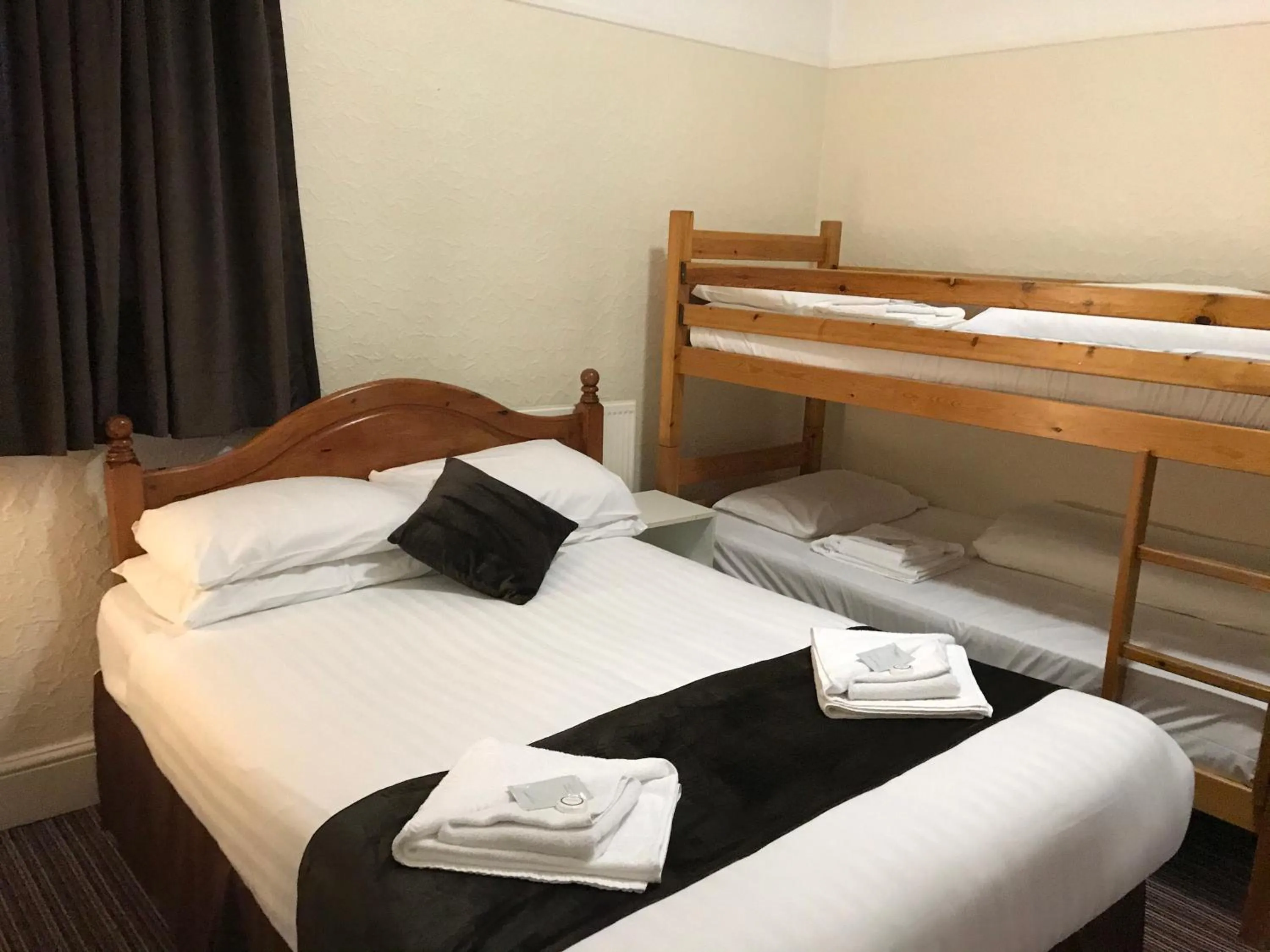 Bedroom, Bed in The Feathers Hotel