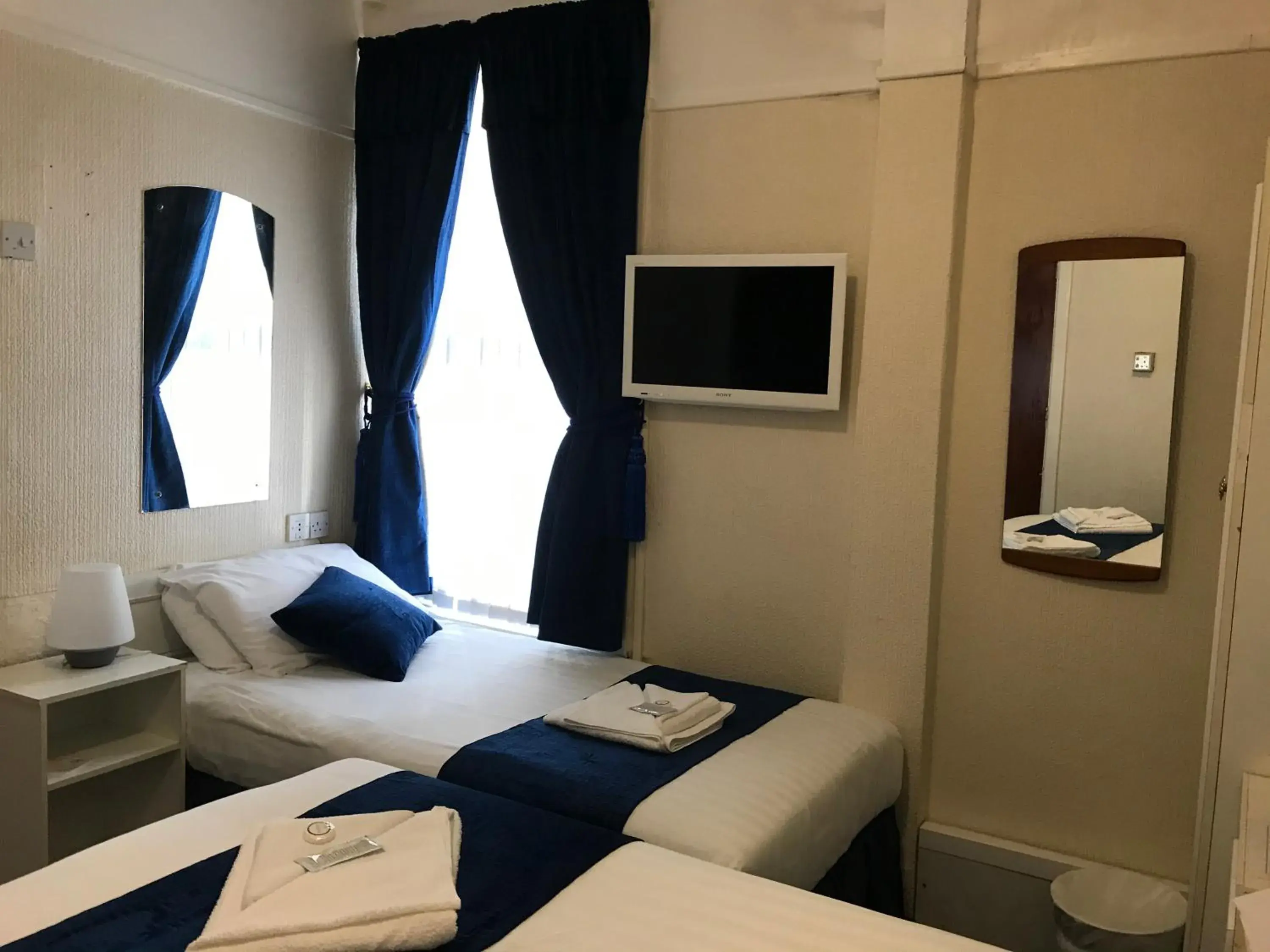 Bedroom, Bed in The Feathers Hotel Bedroom, Bed in The Feathers Hotel