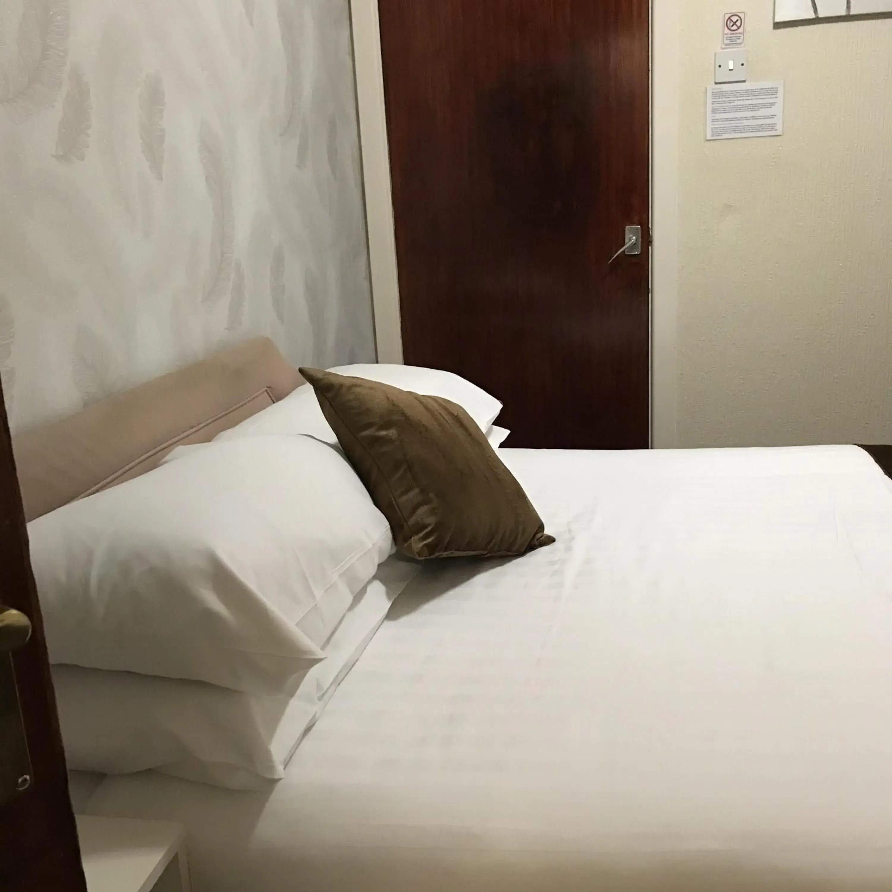 Bedroom, Bed in The Feathers Hotel Bedroom, Bed in The Feathers Hotel