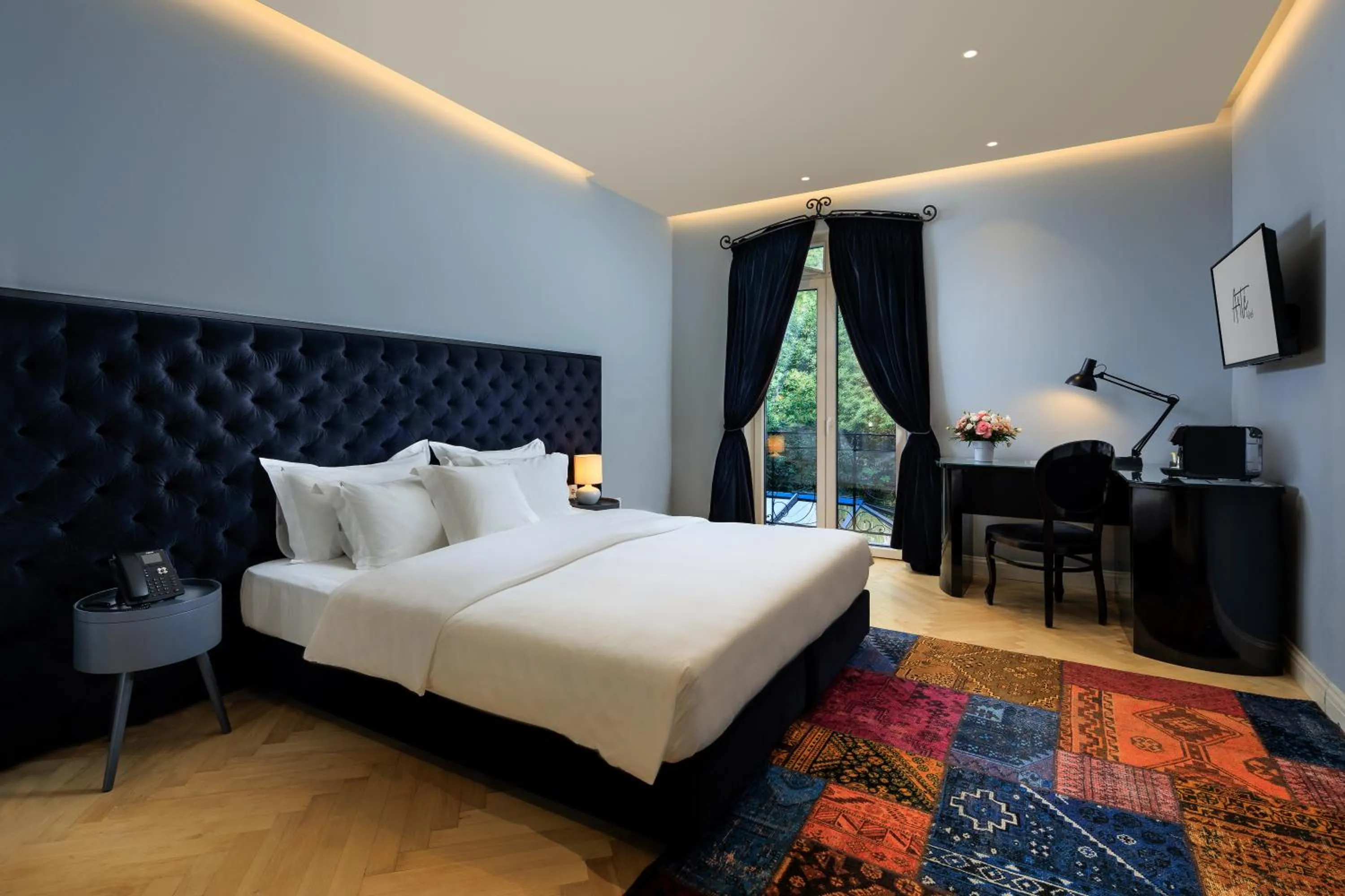 Photo of the whole room, Bed in Arté Boutique Hotel