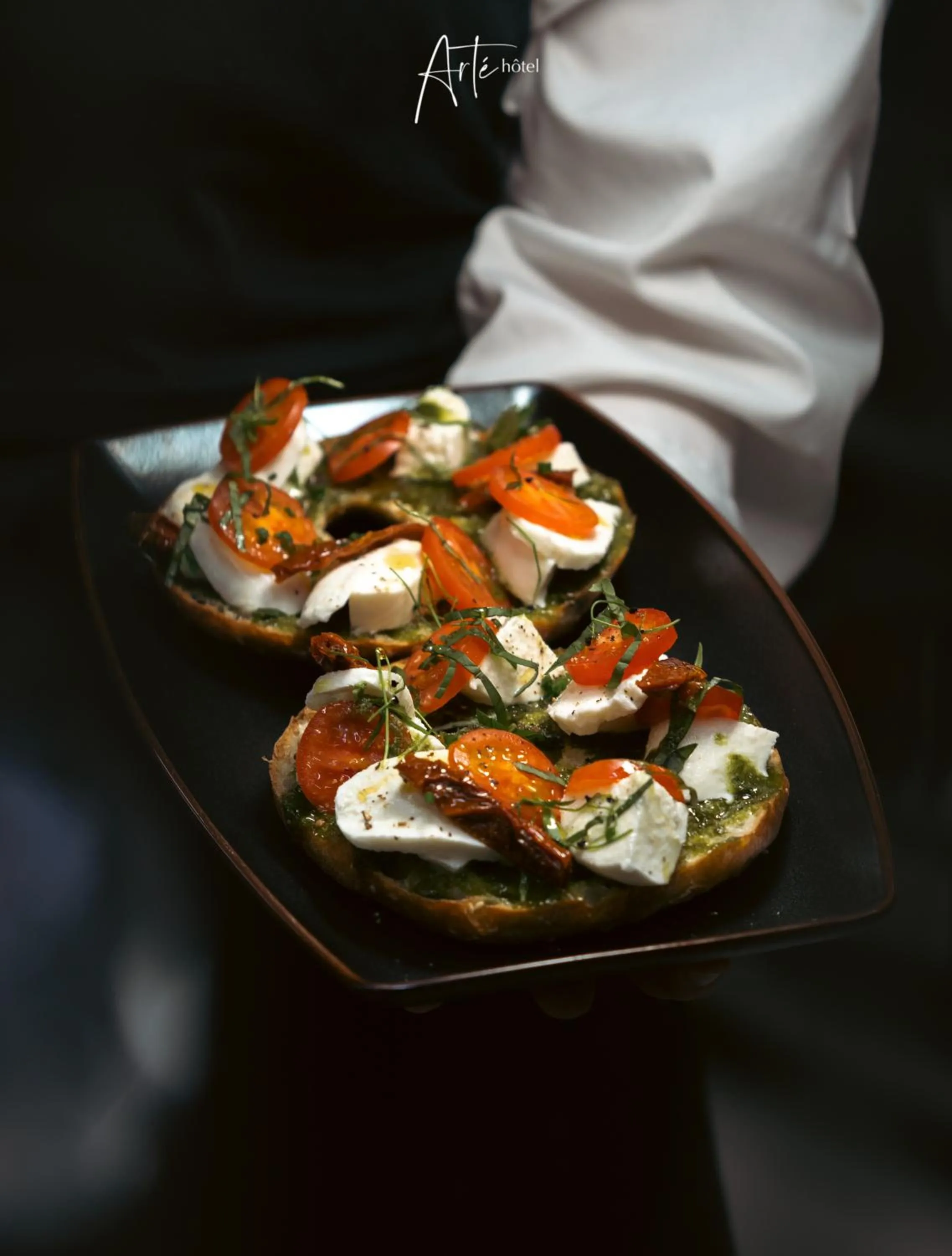 Restaurant/places to eat in Arté Boutique Hotel